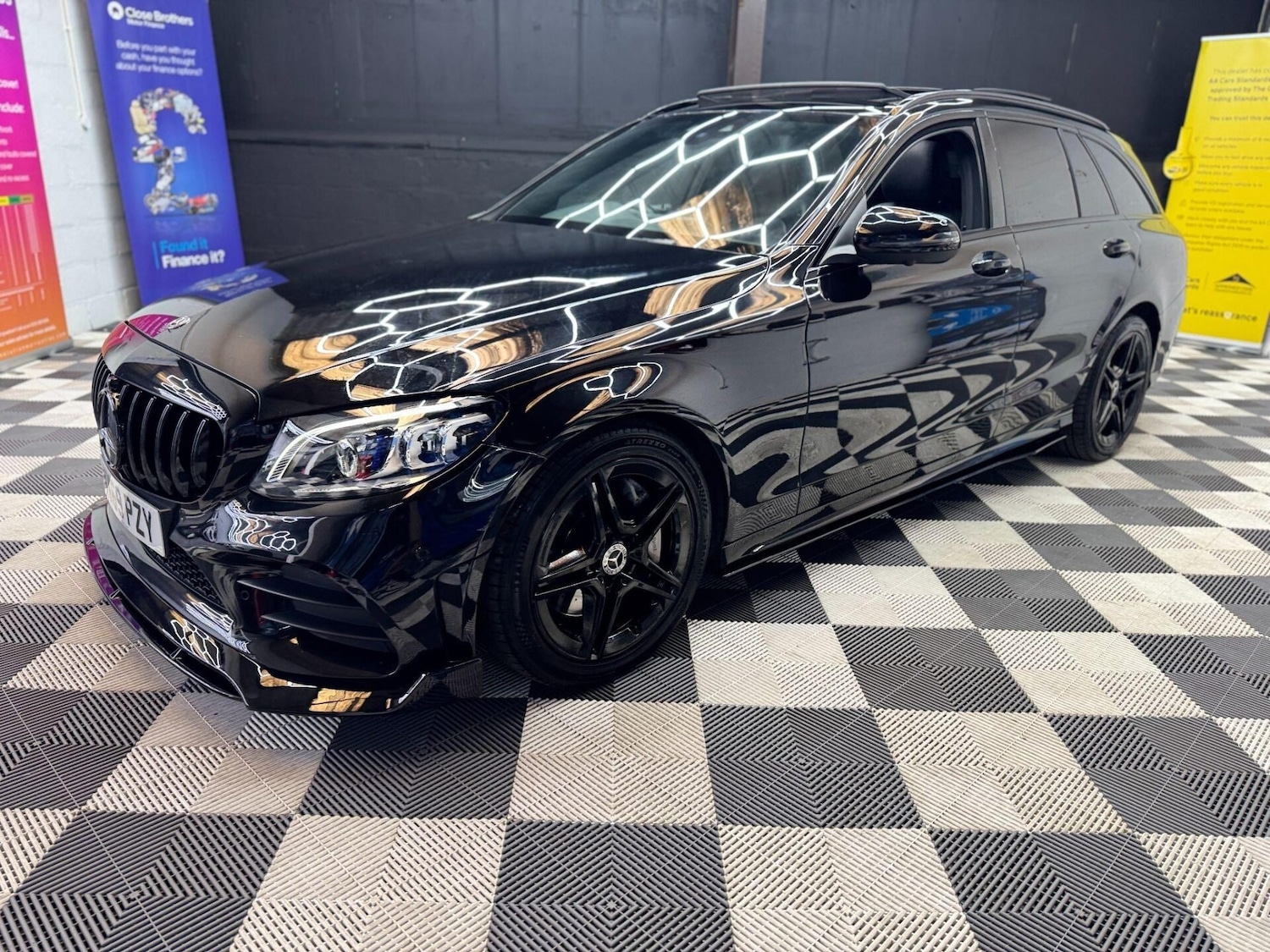 Used Mercedes-Benz C Class 2019 for sale - 76555312: Photo 23