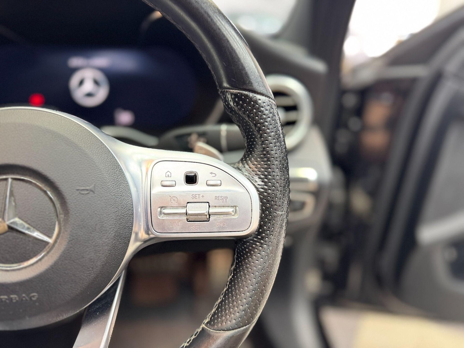 Used Mercedes-Benz C Class 2019 for sale - 76555312: Photo 37