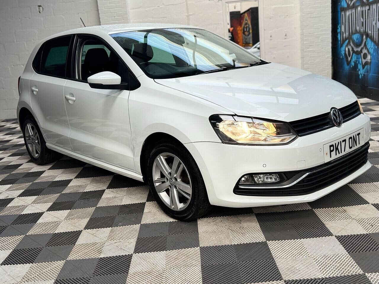 Used Volkswagen Polo 2017 for sale - 76565011: Photo 2