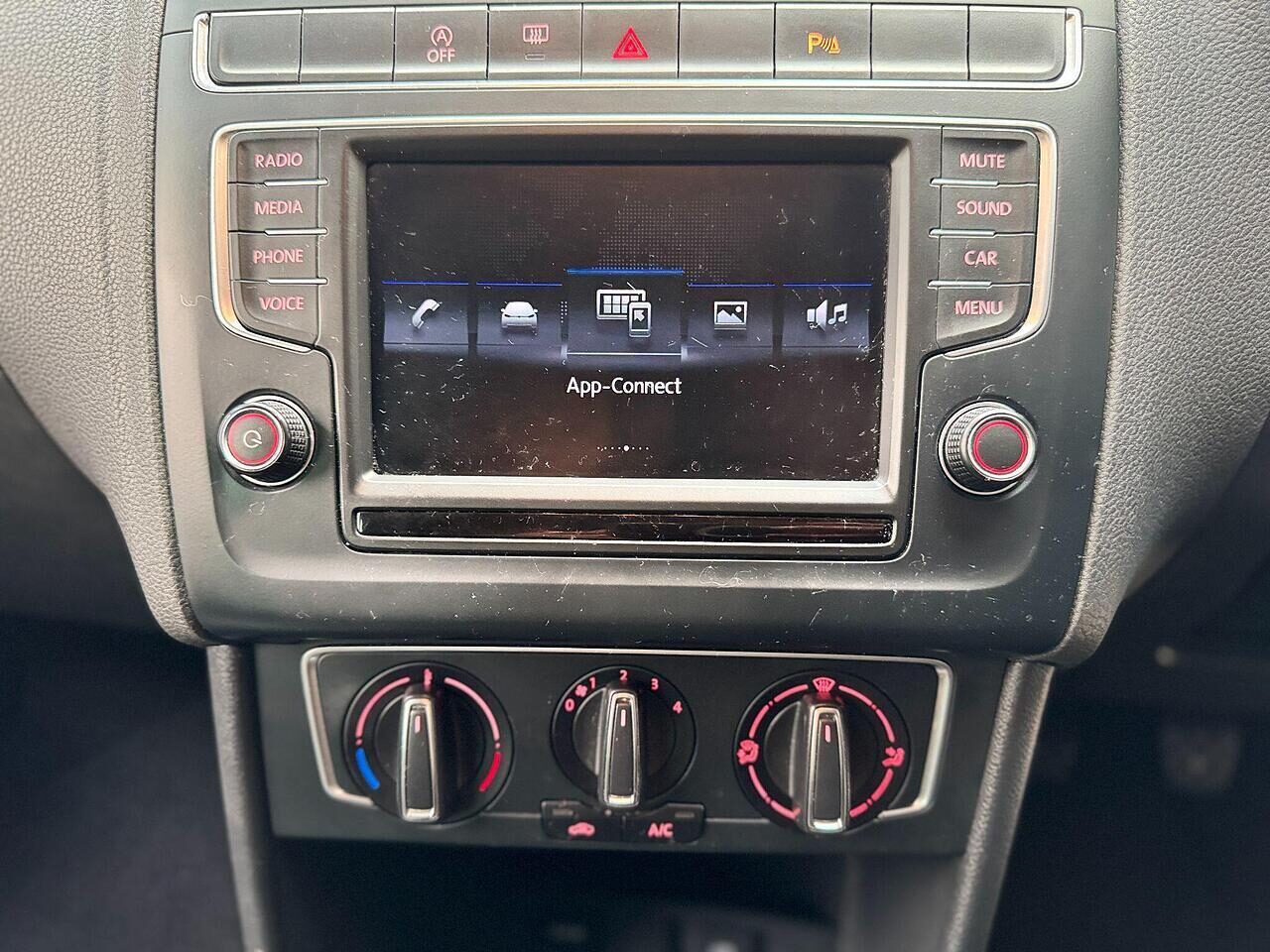 Used Volkswagen Polo 2017 for sale - 76565011: Photo 40