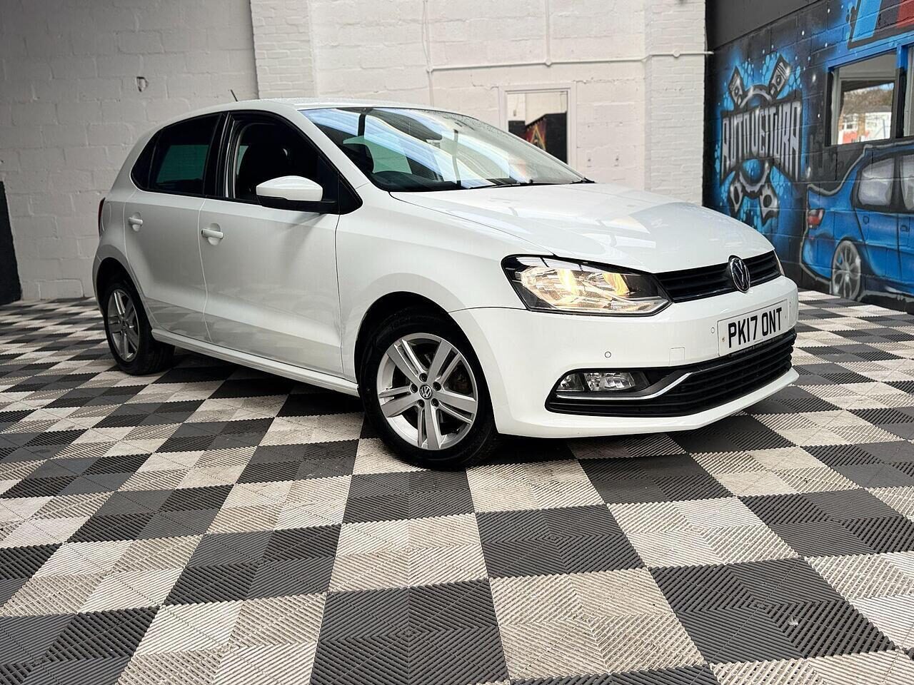 Used Volkswagen Polo 2017 for sale - 76565011: Photo 8