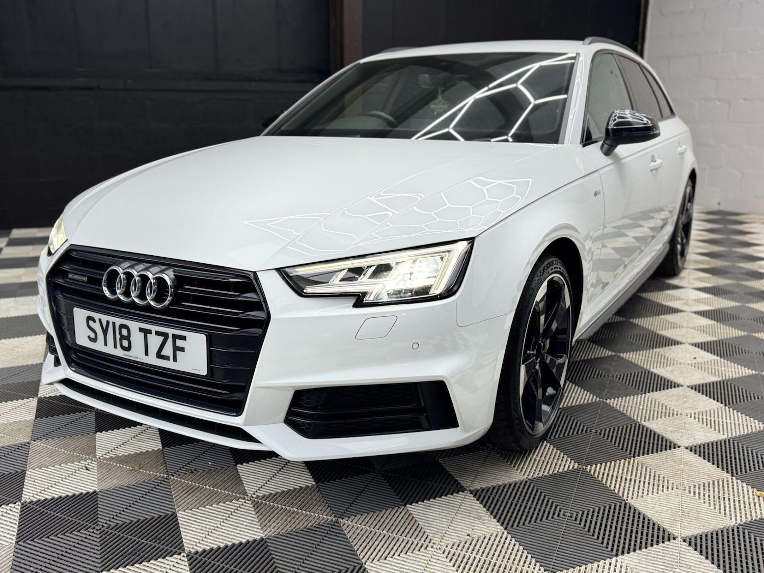 Used Audi A4 2018 for sale - 76211440: Photo 13