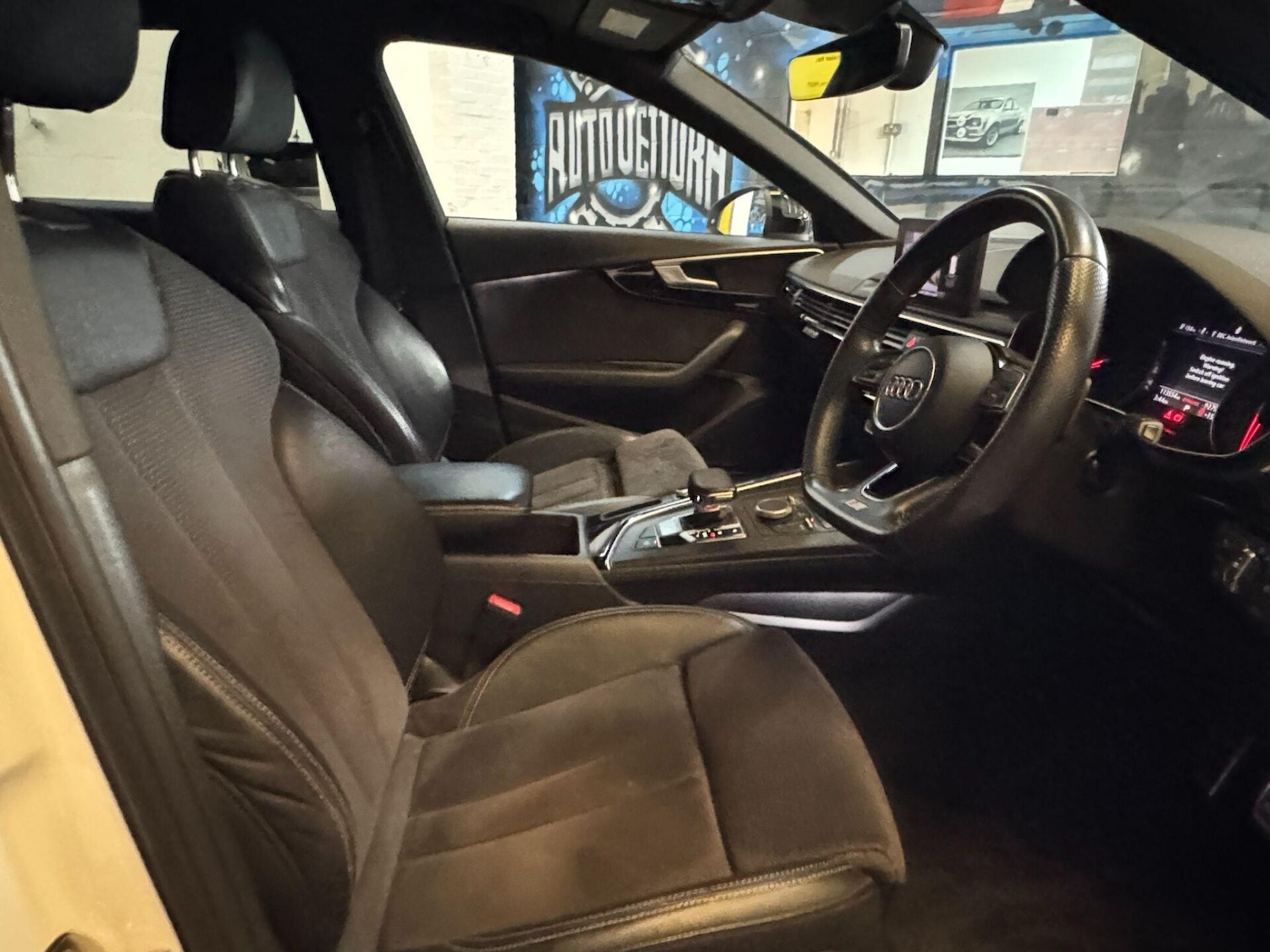 Used Audi A4 2018 for sale - 76211440: Photo 25