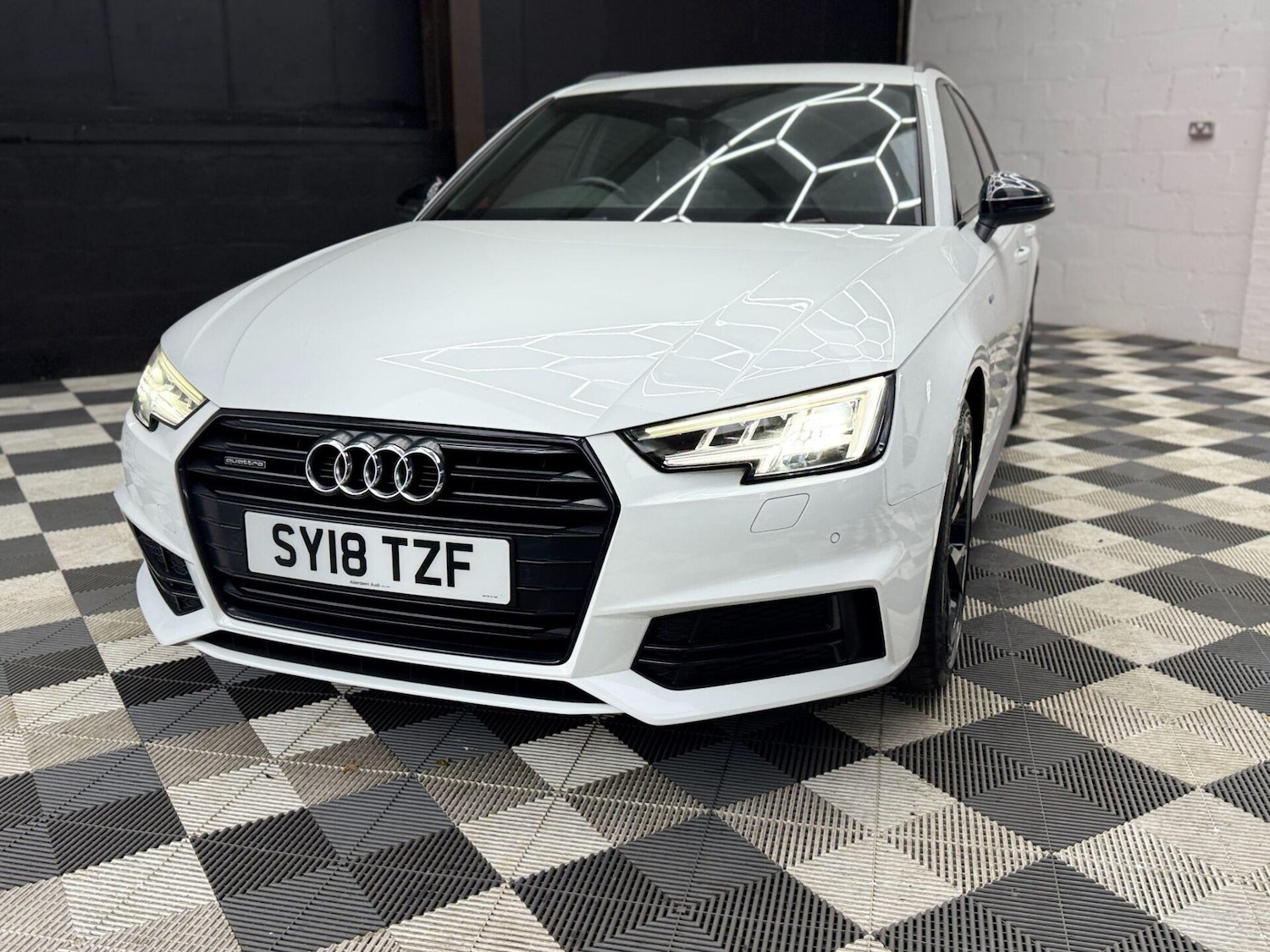 Used Audi A4 2018 for sale - 76211440: Photo 3