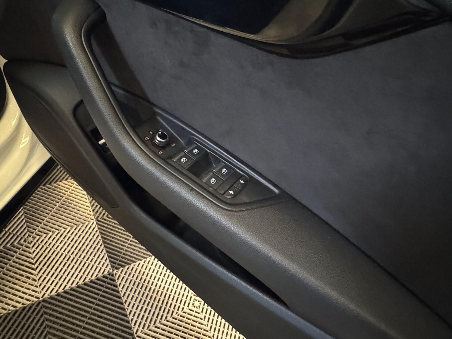 Used Audi A4 2018 for sale - 76211440: Photo 36