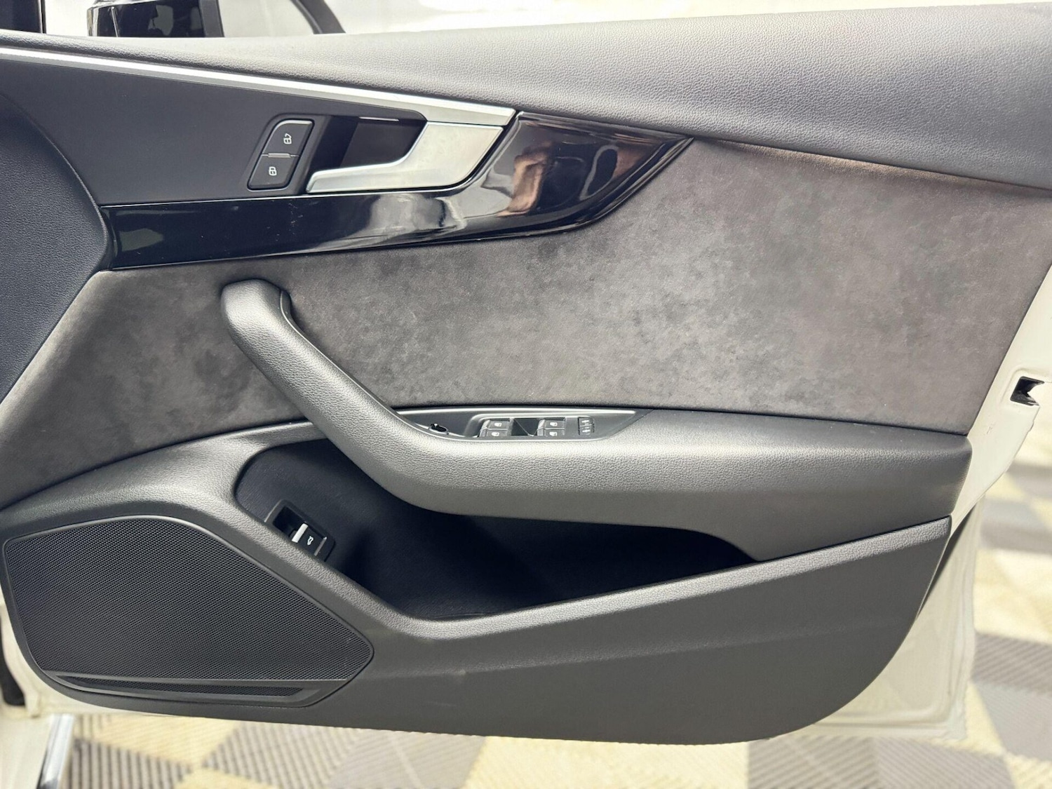 Used Audi A4 2018 for sale - 76211440: Photo 37