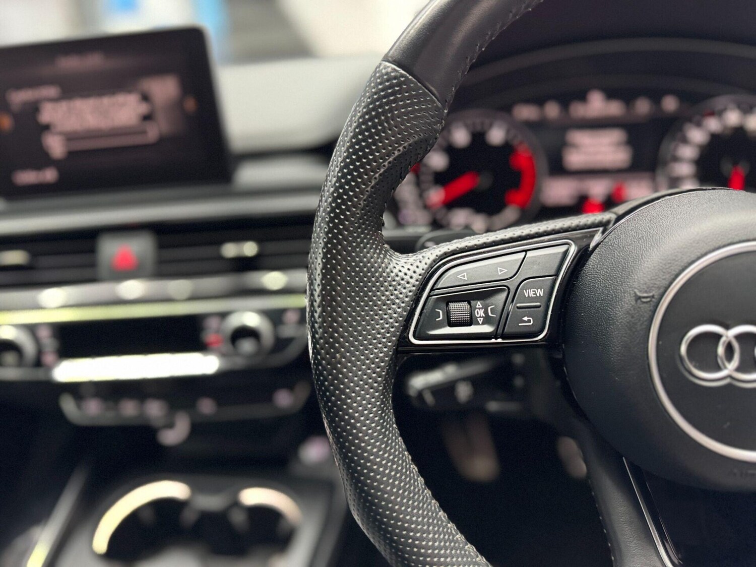 Used Audi A4 2018 for sale - 76211440: Photo 51