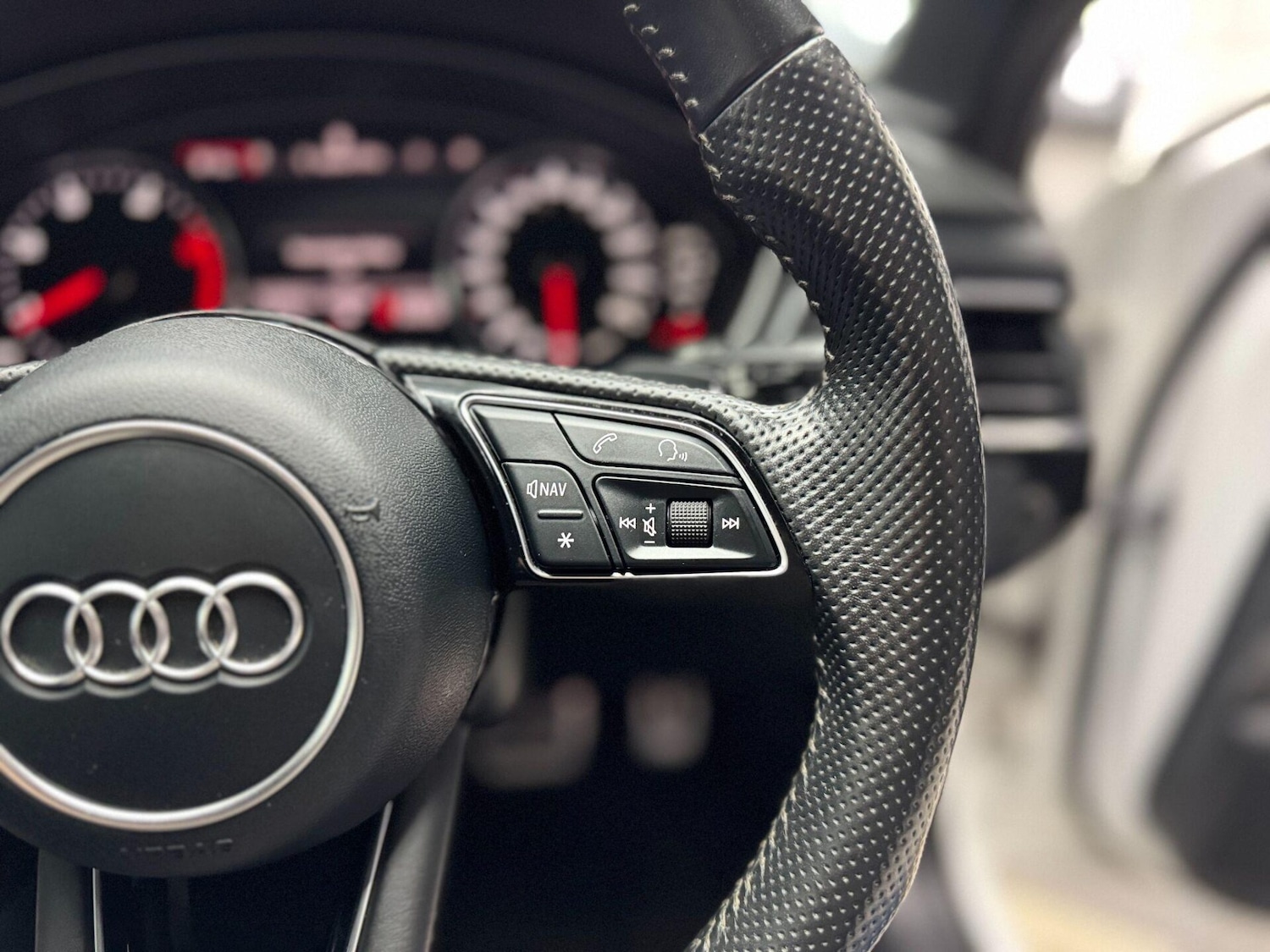 Used Audi A4 2018 for sale - 76211440: Photo 52