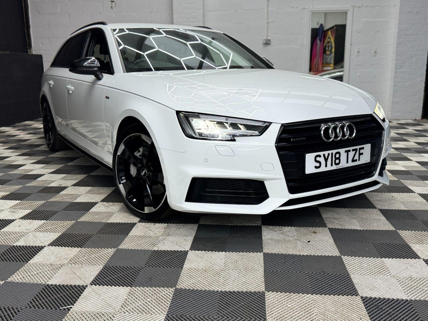 Used Audi A4 2018 for sale - 76211440: Photo 8