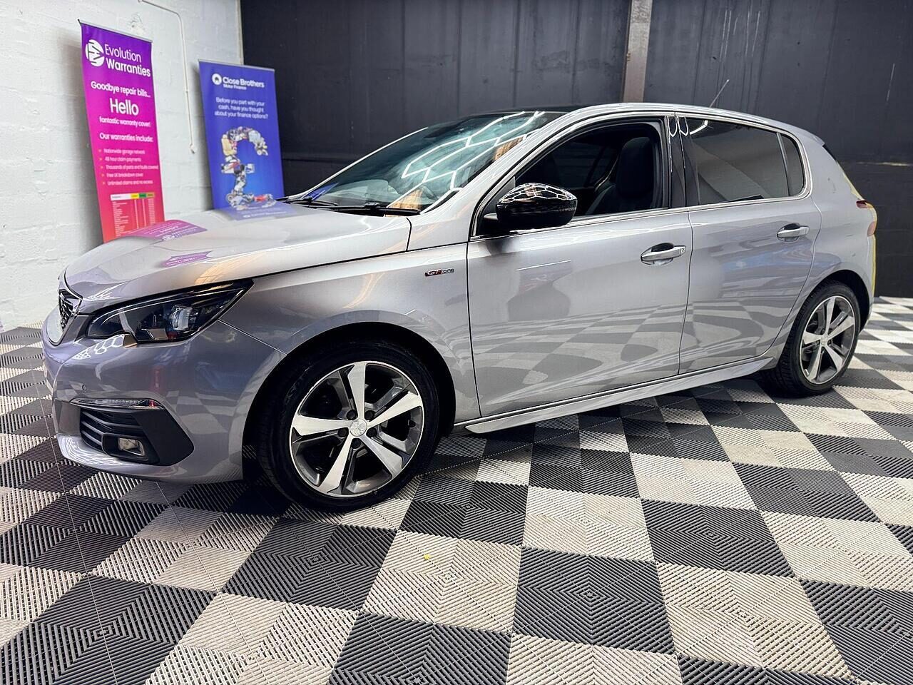 Used Peugeot 308 2020 for sale - 76641709: Photo 9
