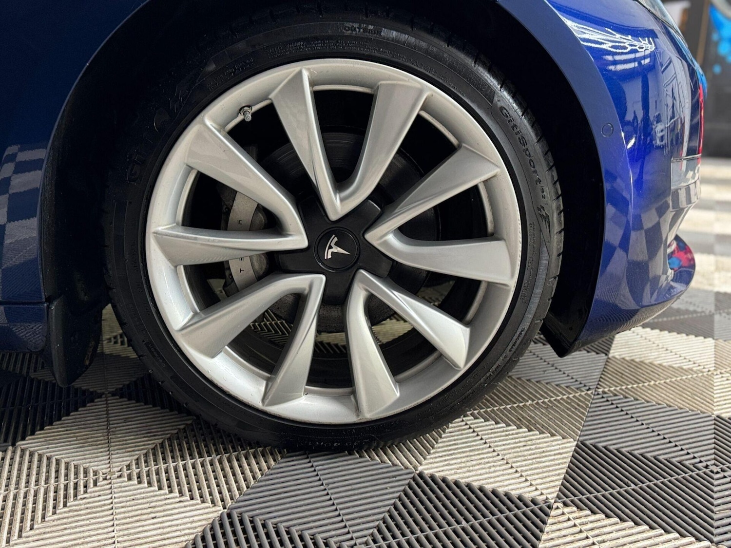 Used Tesla Model 3 2019 for sale - 76566405: Photo 24