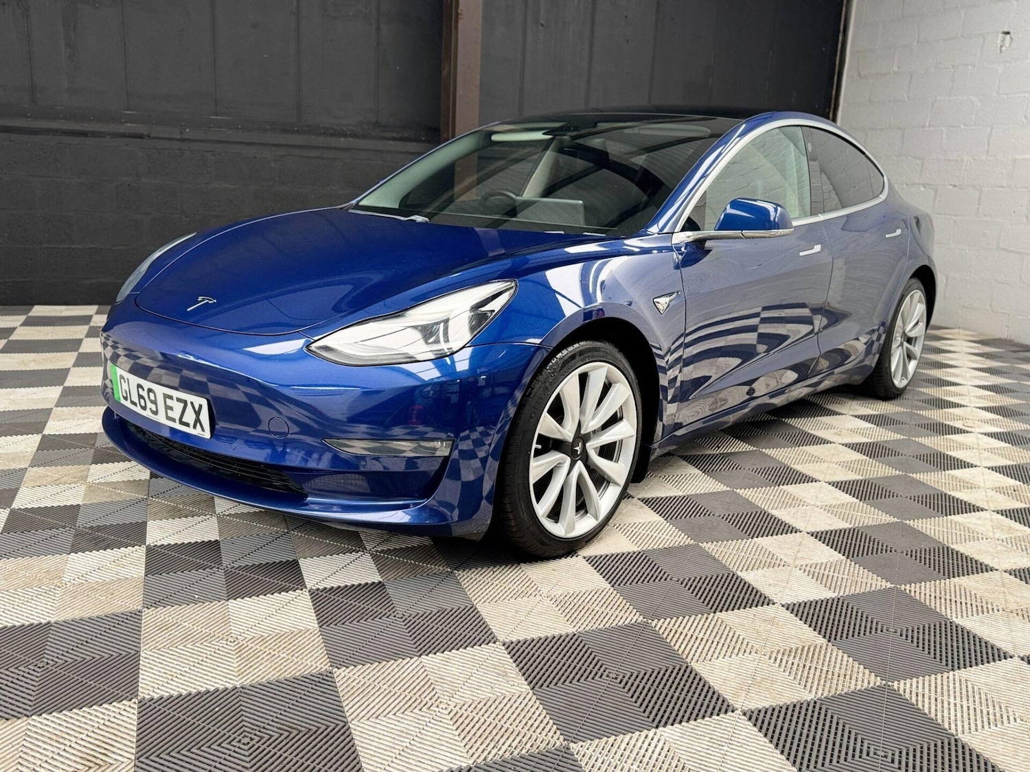 Used Tesla Model 3 2019 for sale - 76566405: Photo 4