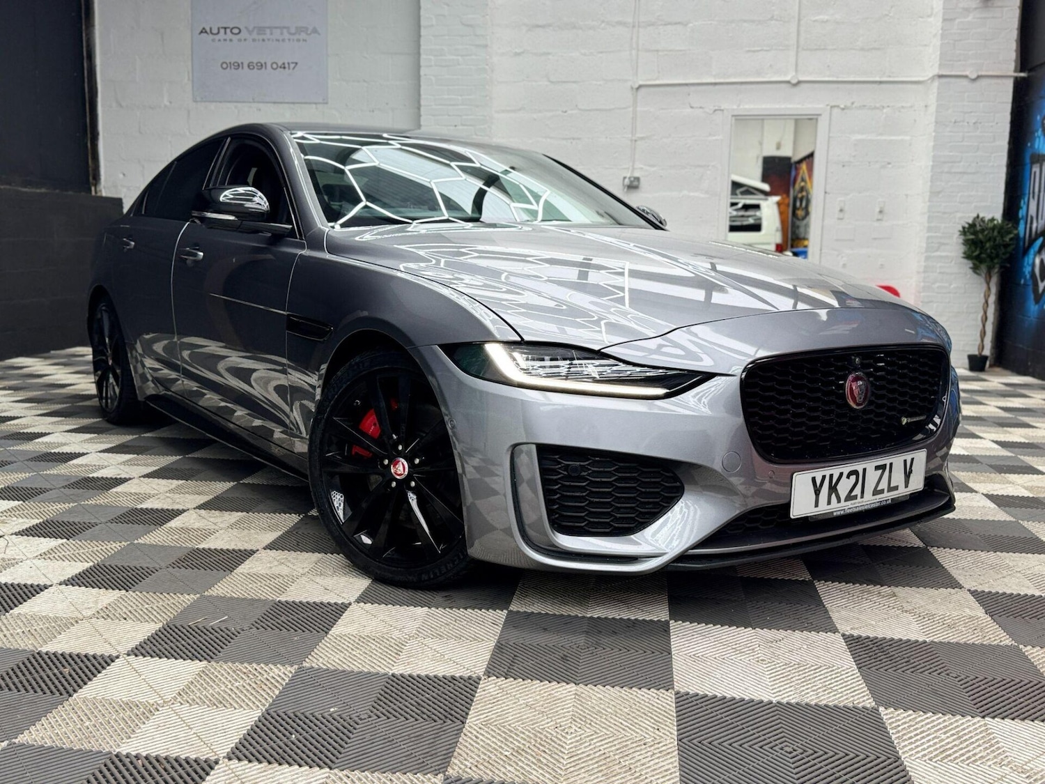 Used Jaguar XE 2021 for sale - 77355135: Photo 10