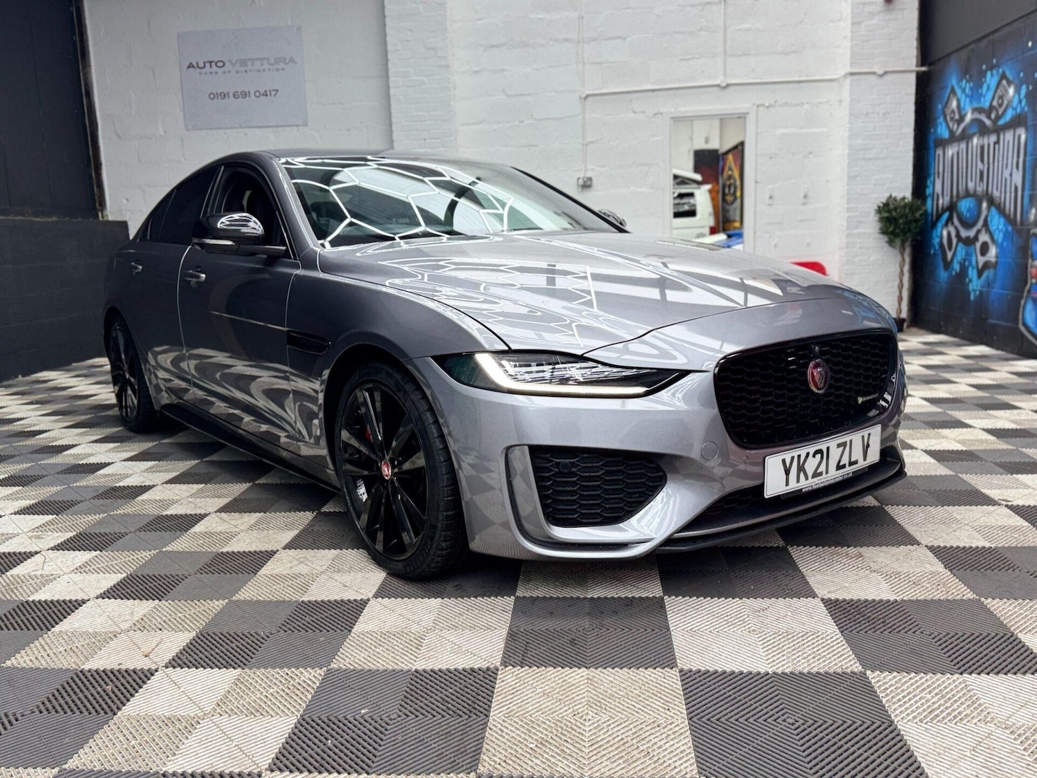 Used Jaguar XE 2021 for sale - 77355135: Photo 2