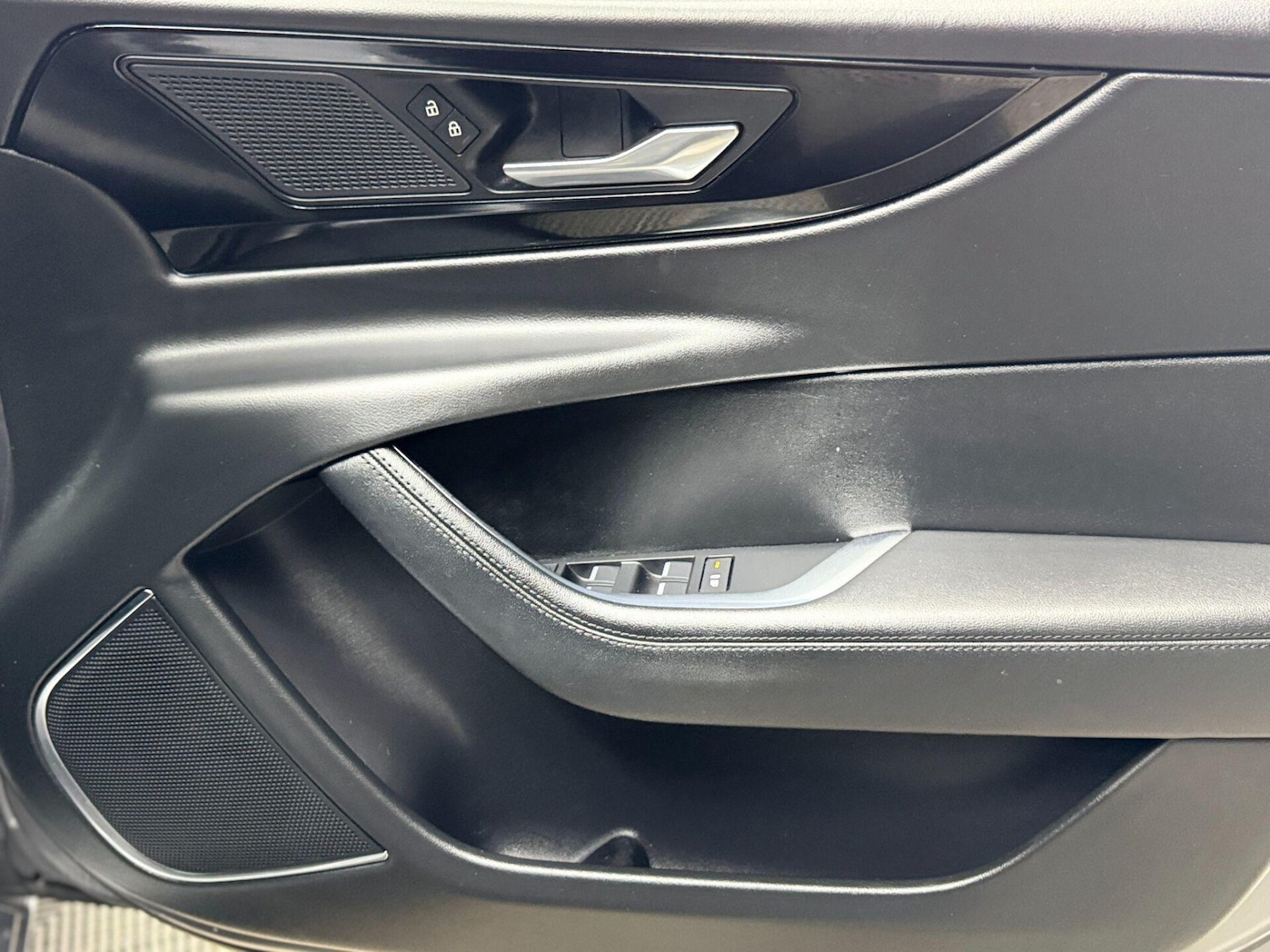 Used Jaguar XE 2021 for sale - 77355135: Photo 37