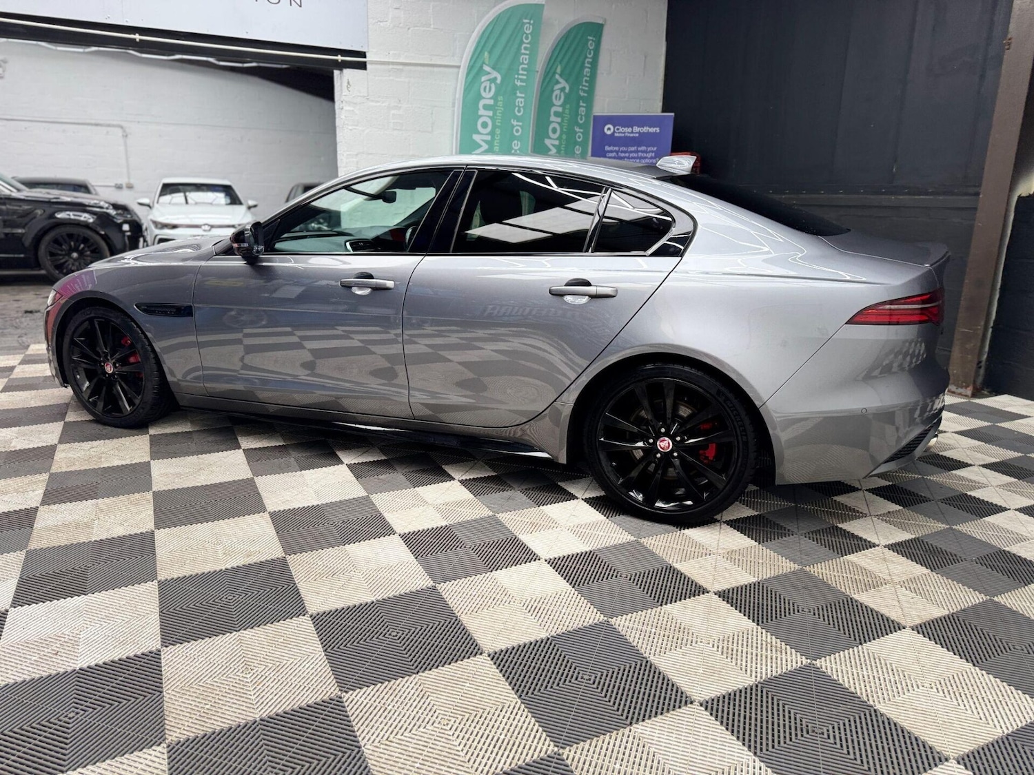 Used Jaguar XE 2021 for sale - 77355135: Photo 5