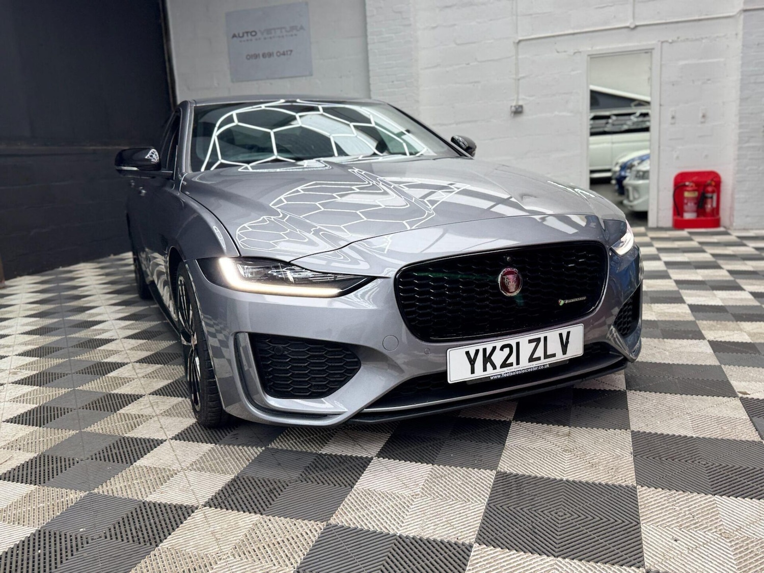 Used Jaguar XE 2021 for sale - 77355135: Photo 8