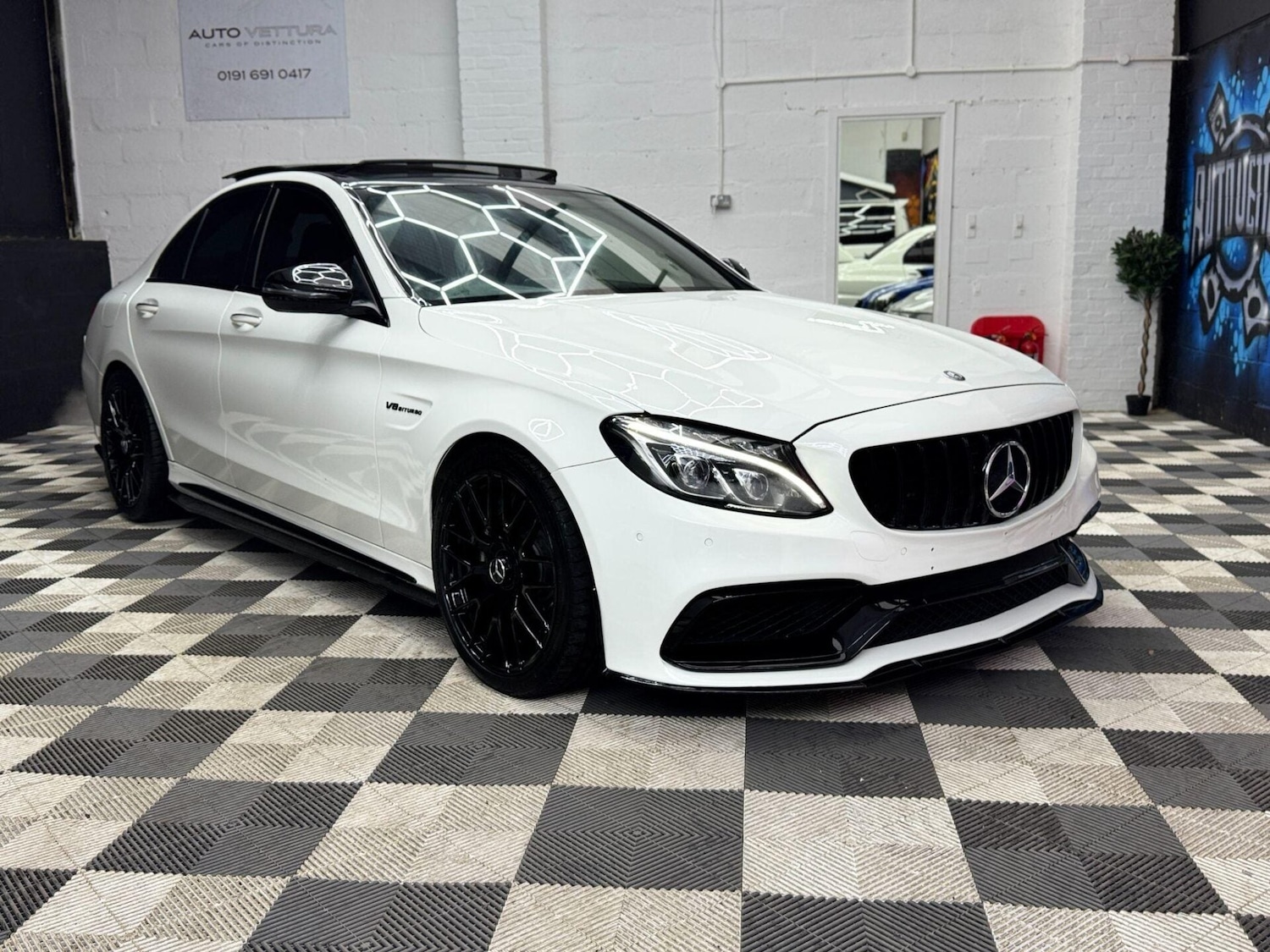 Used Mercedes-Benz C Class 2015 for sale - 77160070: Photo 3