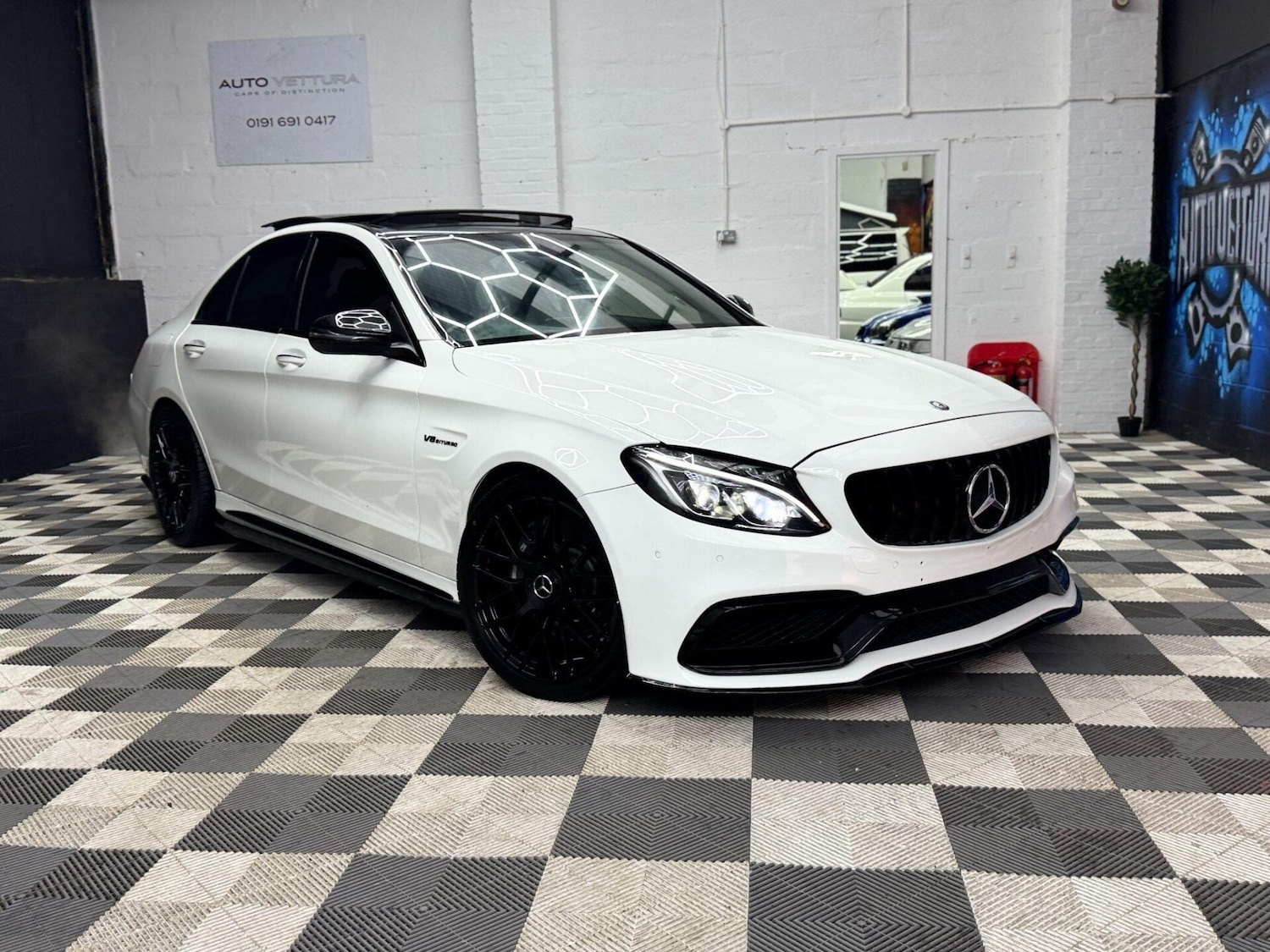 Used Mercedes-Benz C Class 2015 for sale - 77160070: Photo 4