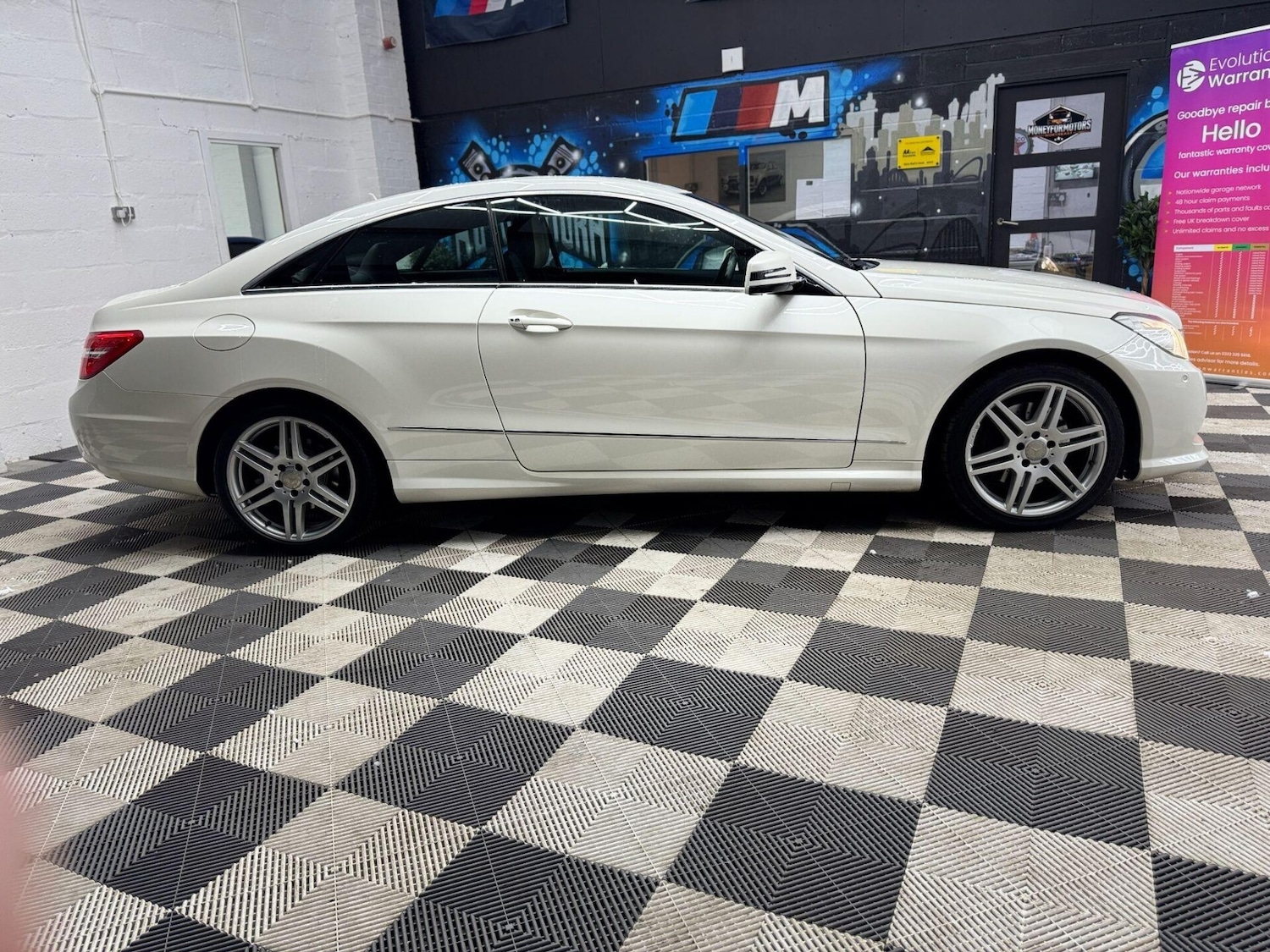 Used Mercedes-Benz E Class 2010 for sale - 77094527: Photo 16
