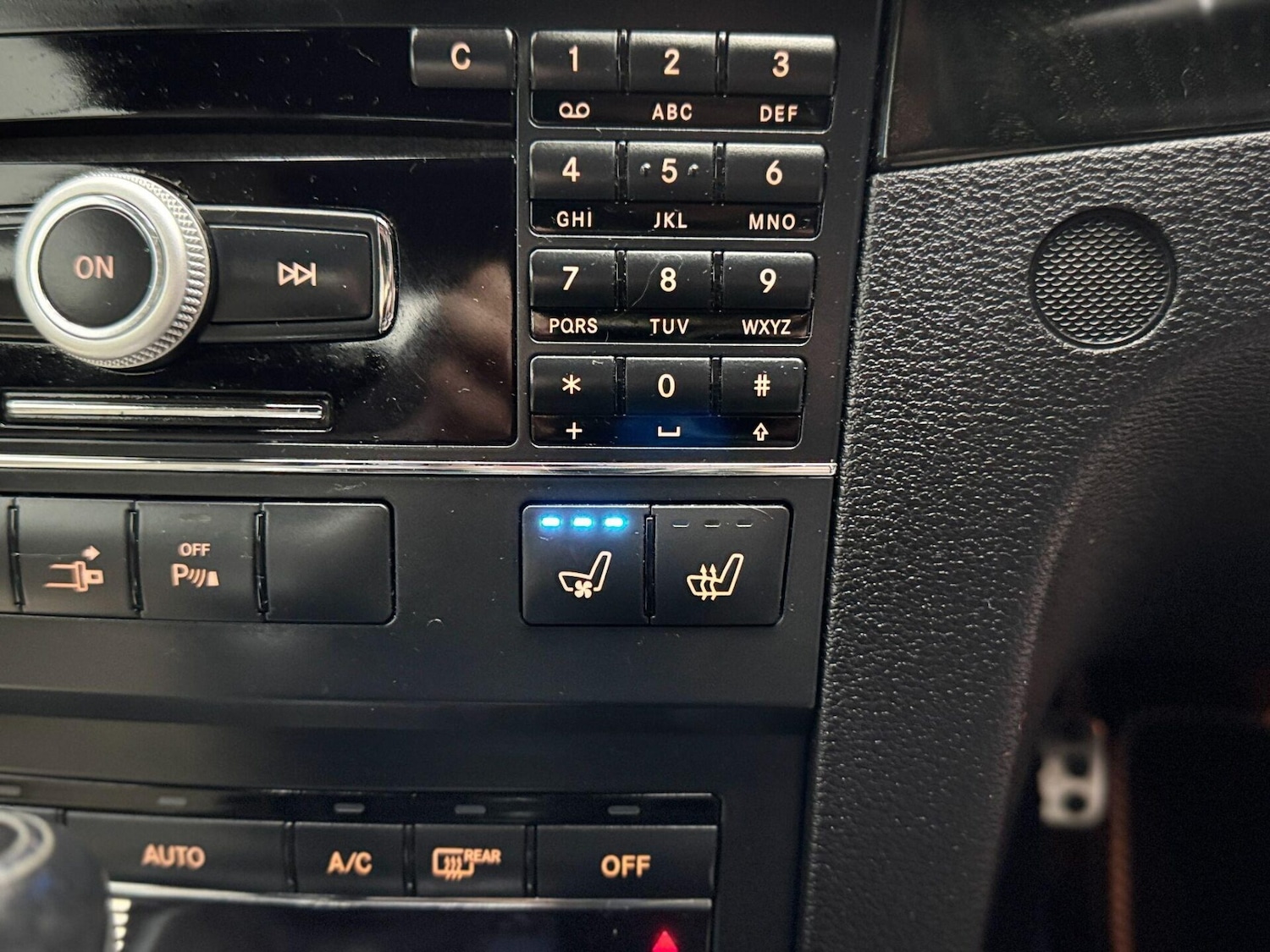 Used Mercedes-Benz E Class 2010 for sale - 77094527: Photo 29