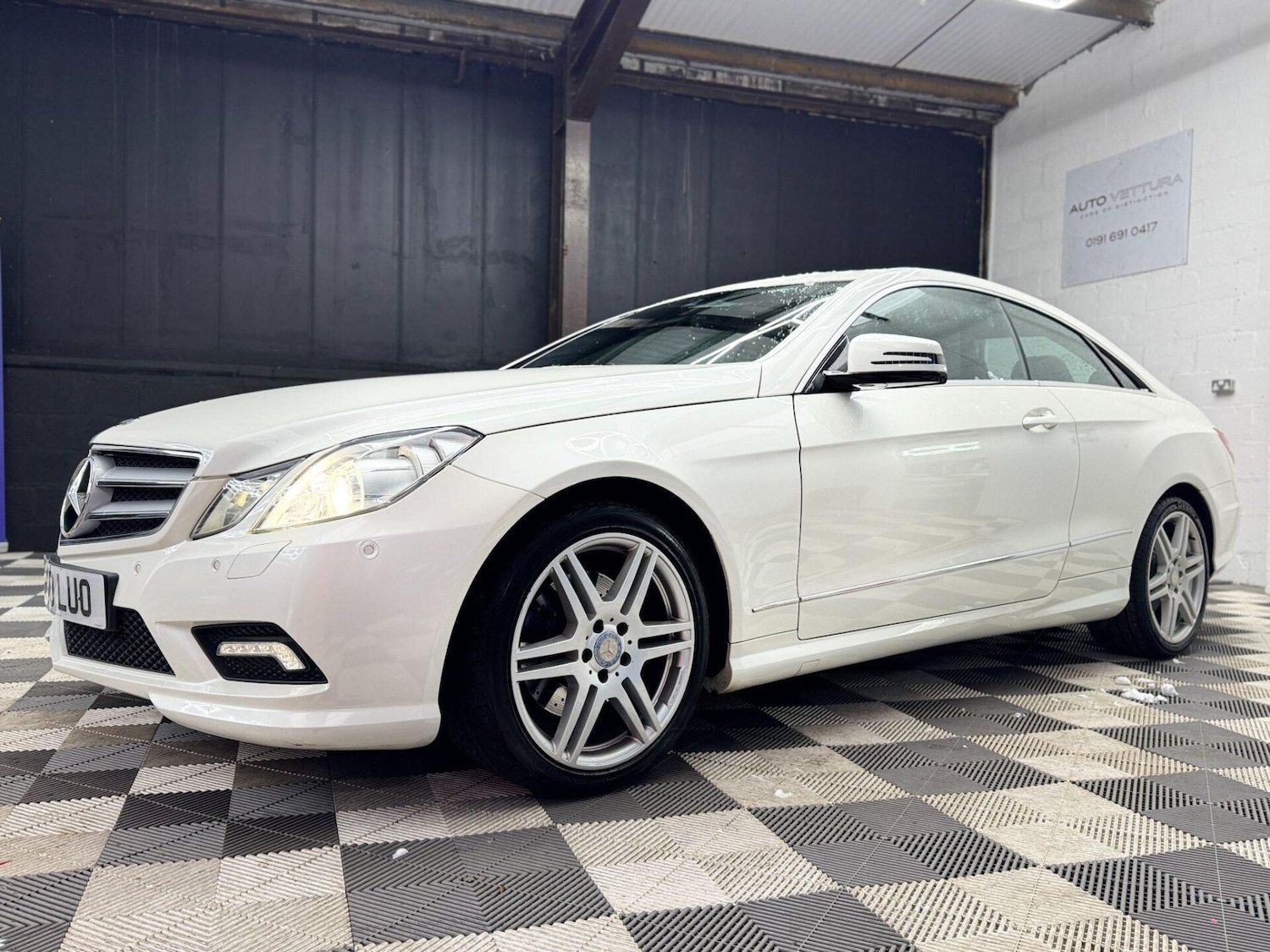 Used Mercedes-Benz E Class 2010 for sale - 77094527: Photo 3