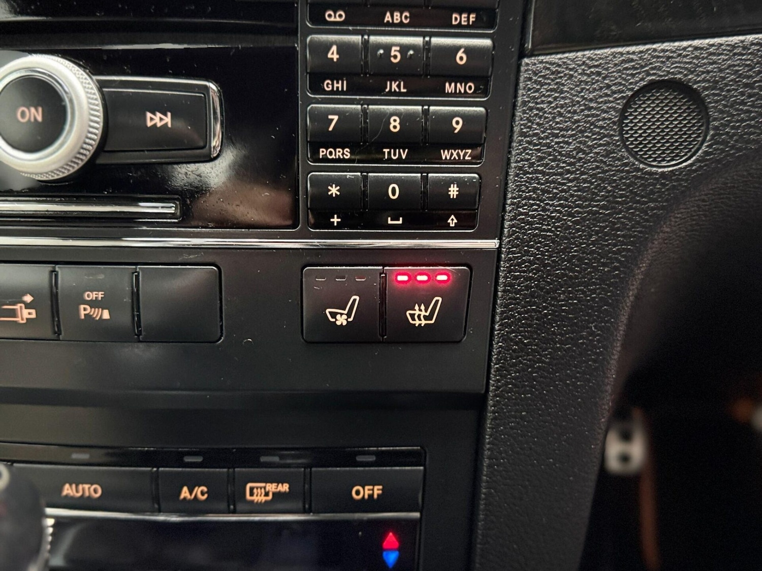 Used Mercedes-Benz E Class 2010 for sale - 77094527: Photo 30