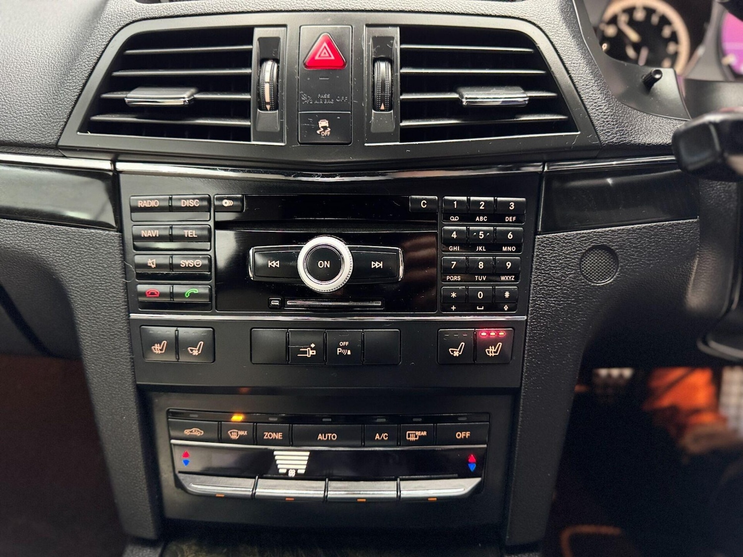 Used Mercedes-Benz E Class 2010 for sale - 77094527: Photo 33