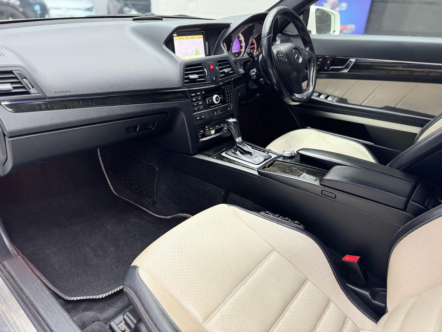 Used Mercedes-Benz E Class 2010 for sale - 77094527: Photo 37