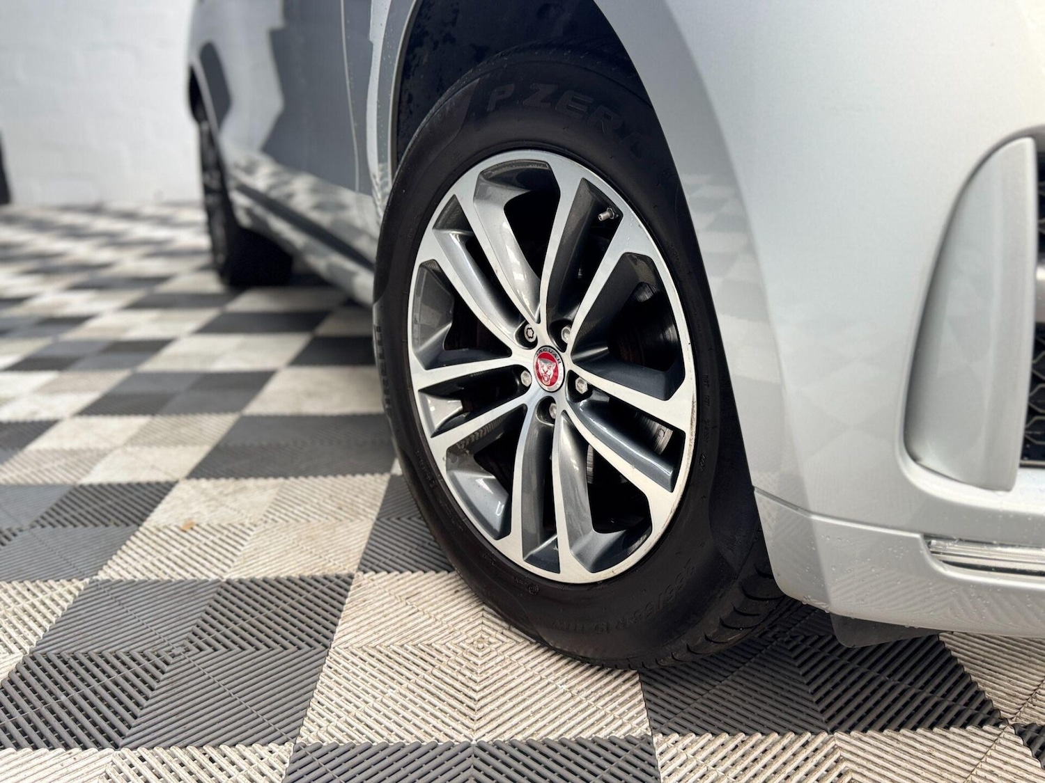 Used Jaguar F-Pace 2018 for sale - 76778169: Photo 34