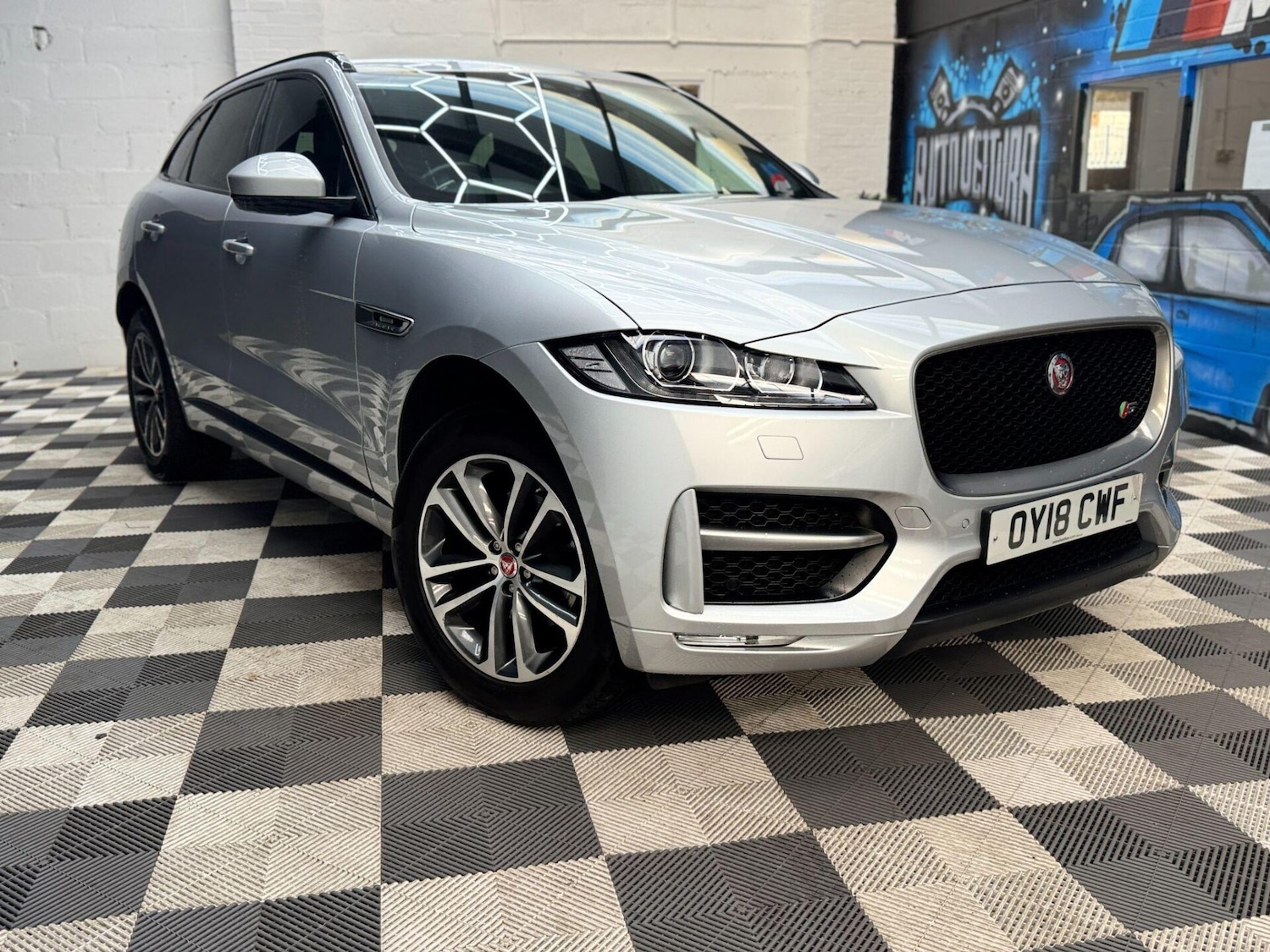 Used Jaguar F-Pace 2018 for sale - 76778169: Photo 5