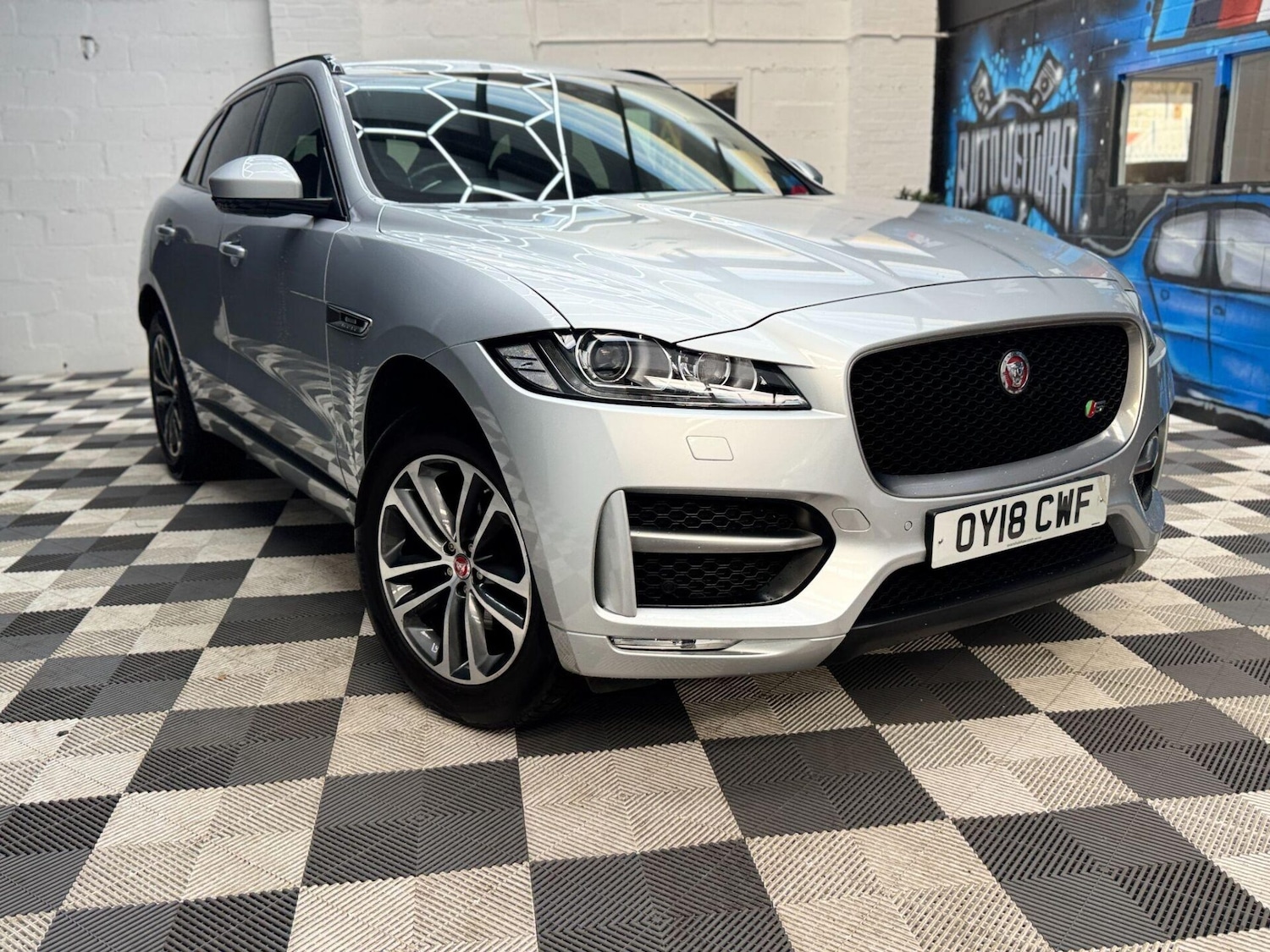 Used Jaguar F-Pace 2018 for sale - 76778169: Photo 6