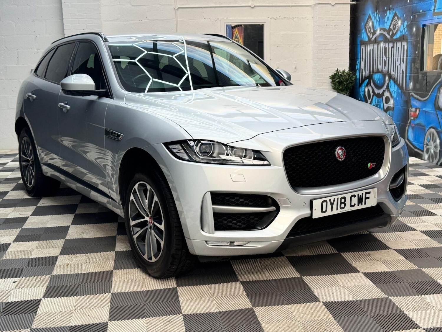 Used Jaguar F-Pace 2018 for sale - 76778169: Photo 8