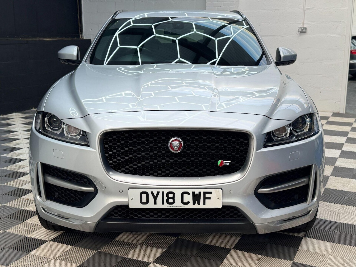 Used Jaguar F-Pace 2018 for sale - 76778169: Photo 9
