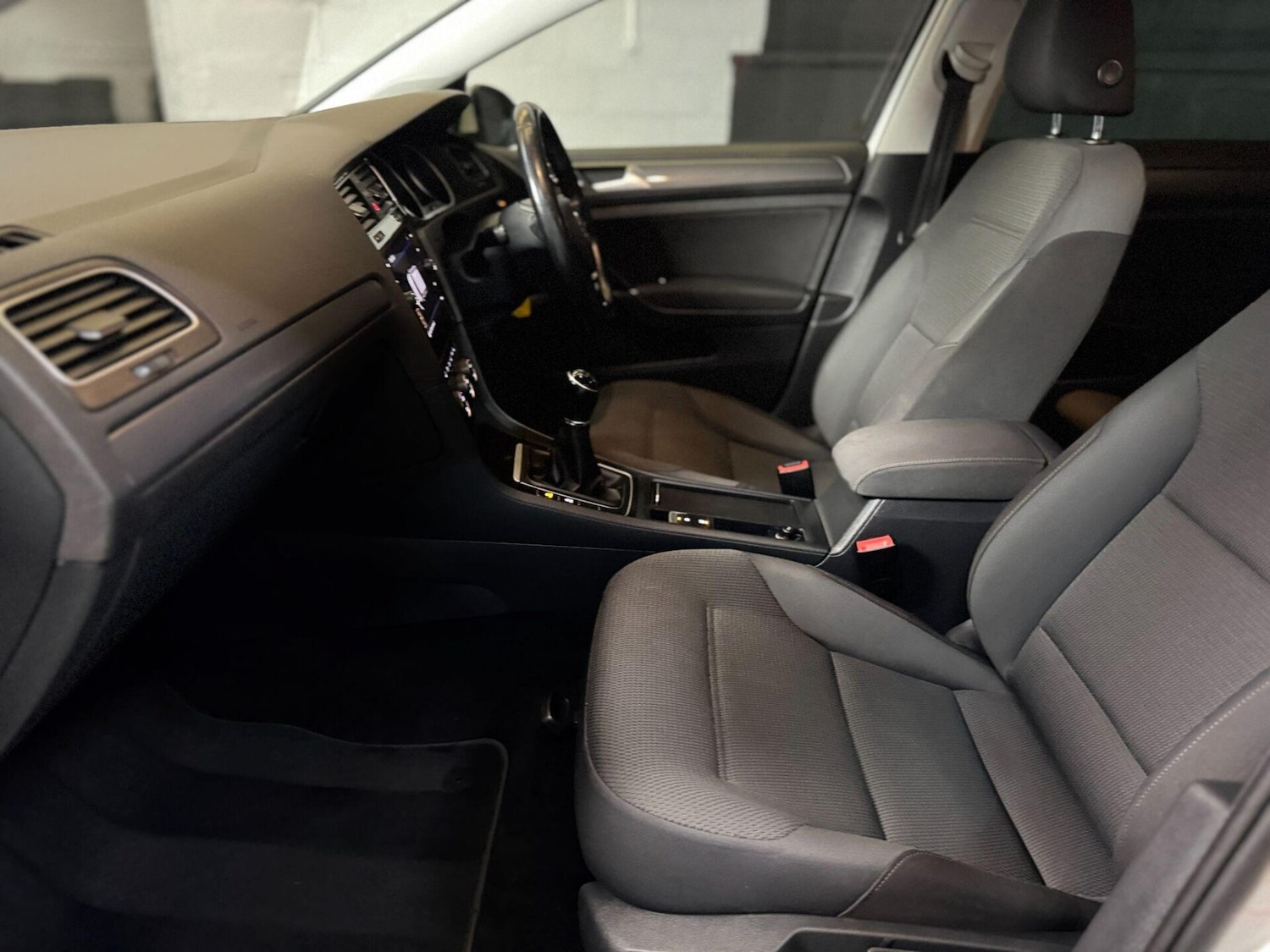 Used Volkswagen Golf 2019 for sale - 76267814: Photo 38