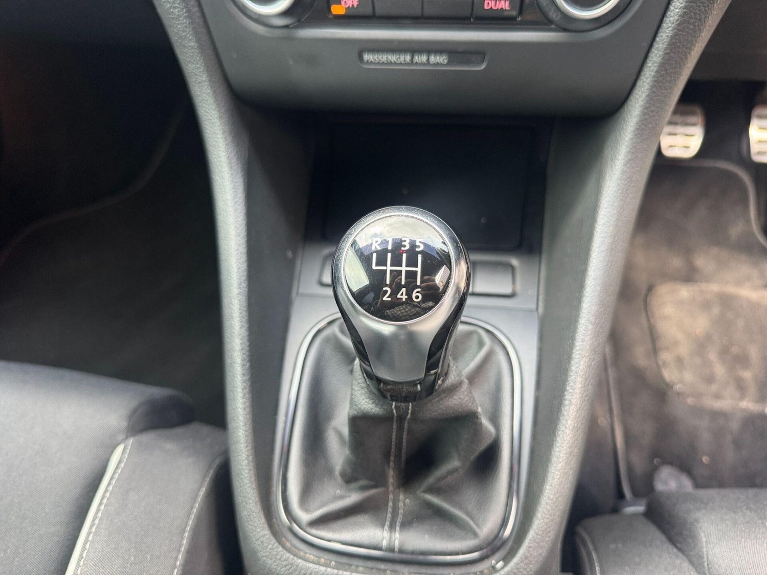 Used Volkswagen Golf 2010 for sale - 76159740: Photo 24