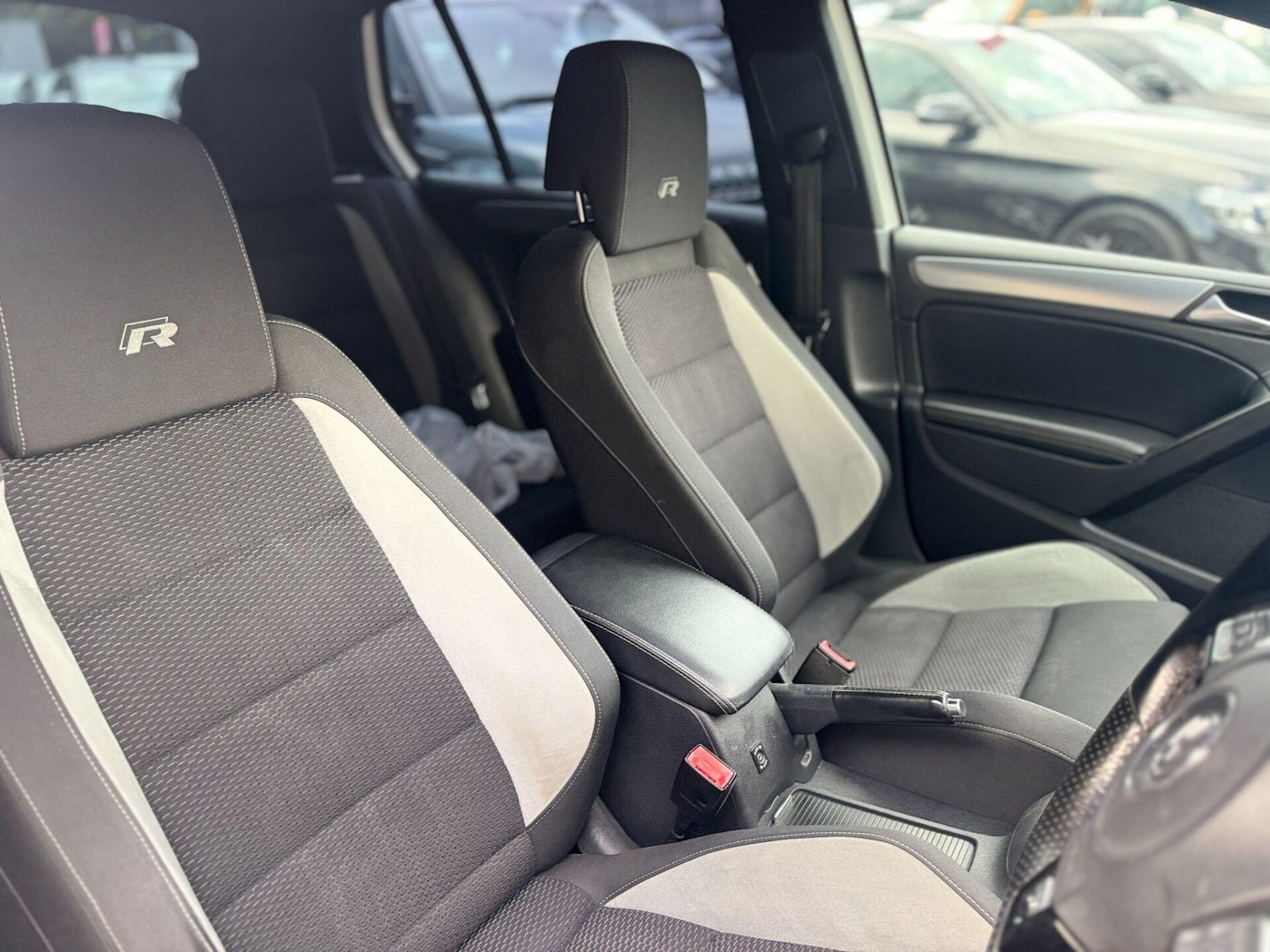 Used Volkswagen Golf 2010 for sale - 76159740: Photo 27
