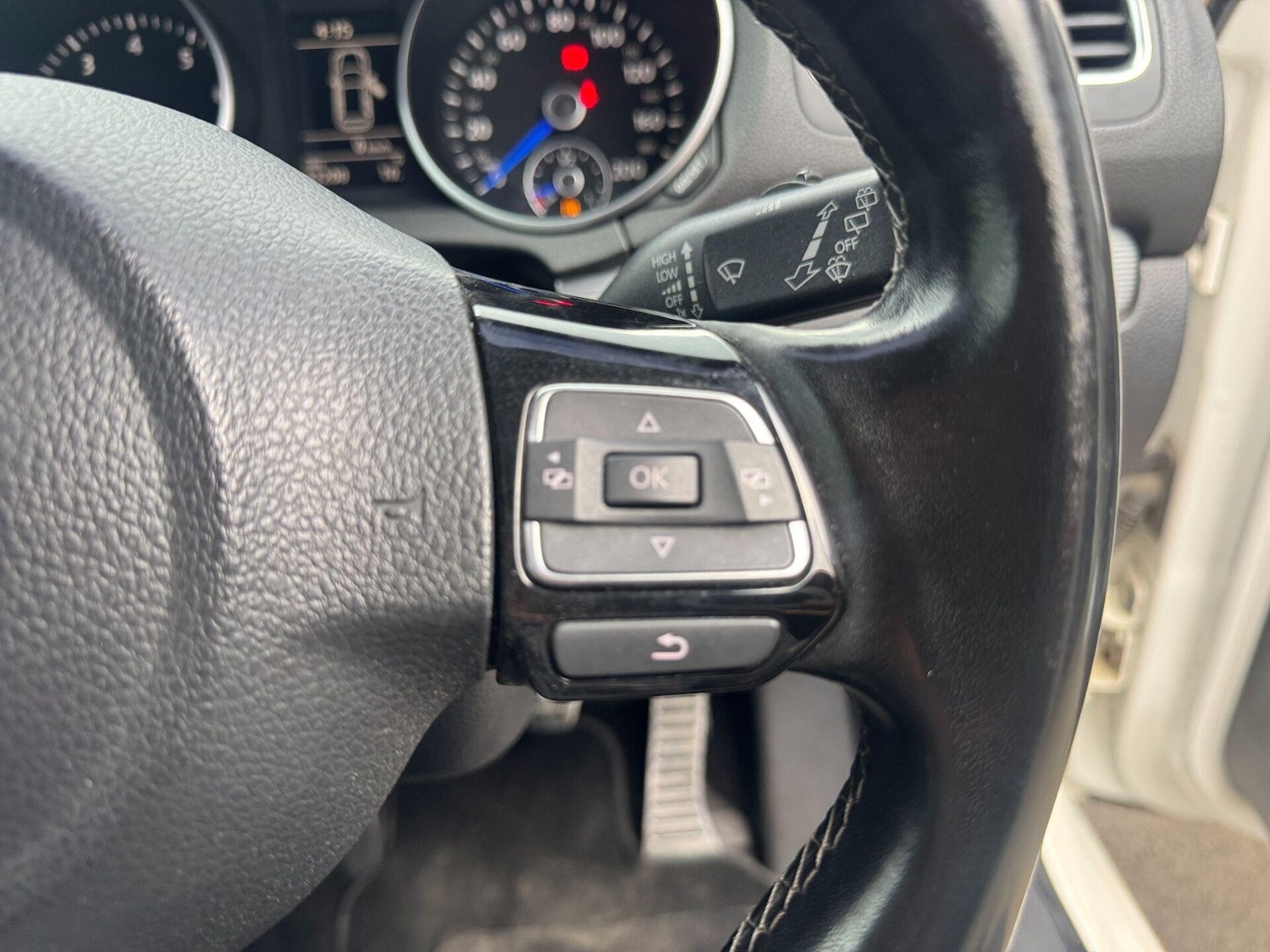 Used Volkswagen Golf 2010 for sale - 76159740: Photo 31