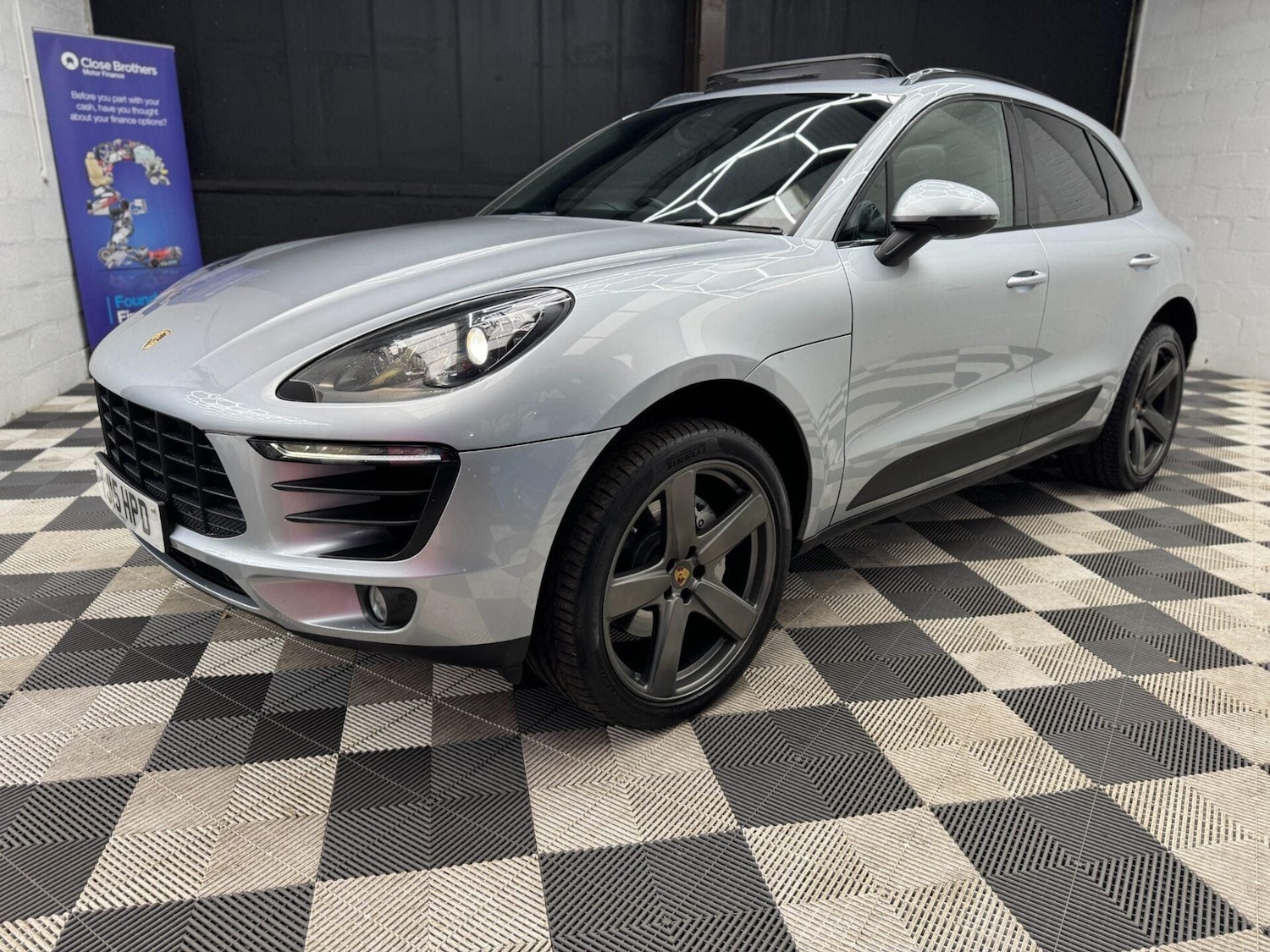 Used Porsche Macan 2015 for sale - 76906178: Photo 10