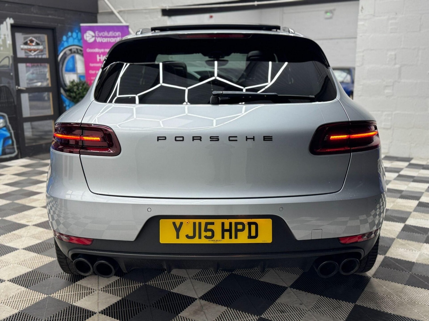Used Porsche Macan 2015 for sale - 76906178: Photo 16