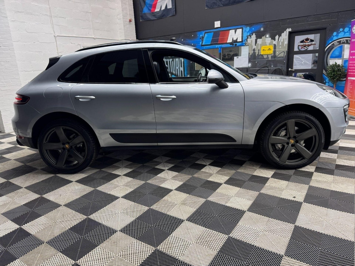 Used Porsche Macan 2015 for sale - 76906178: Photo 17