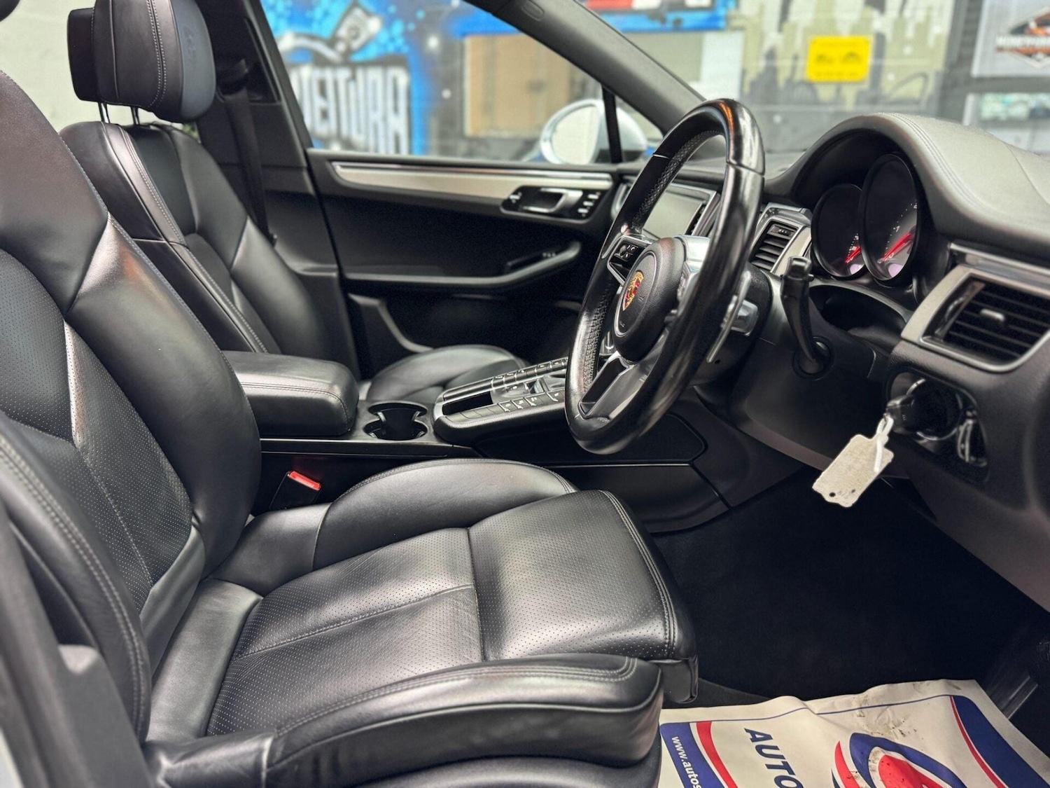 Used Porsche Macan 2015 for sale - 76906178: Photo 21