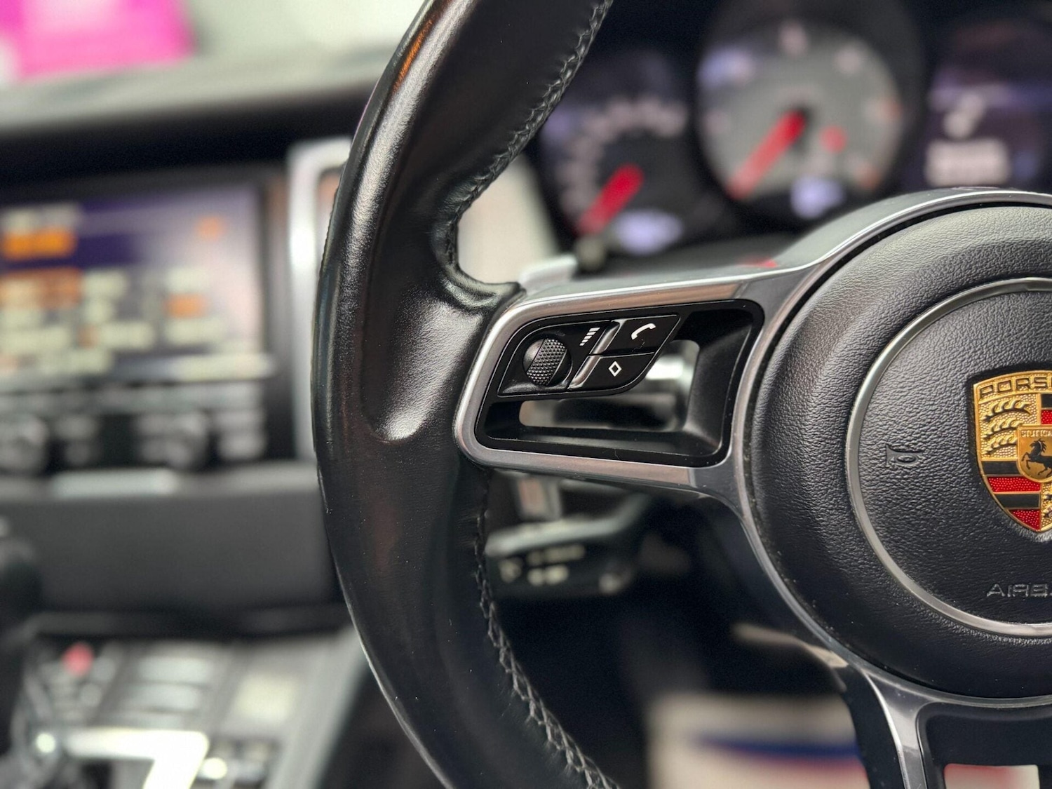 Used Porsche Macan 2015 for sale - 76906178: Photo 38