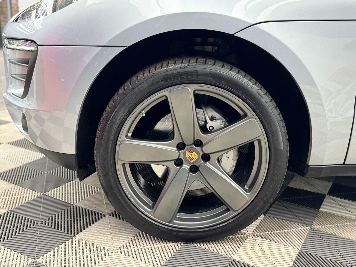 Used Porsche Macan 2015 for sale - 76906178: Photo 51