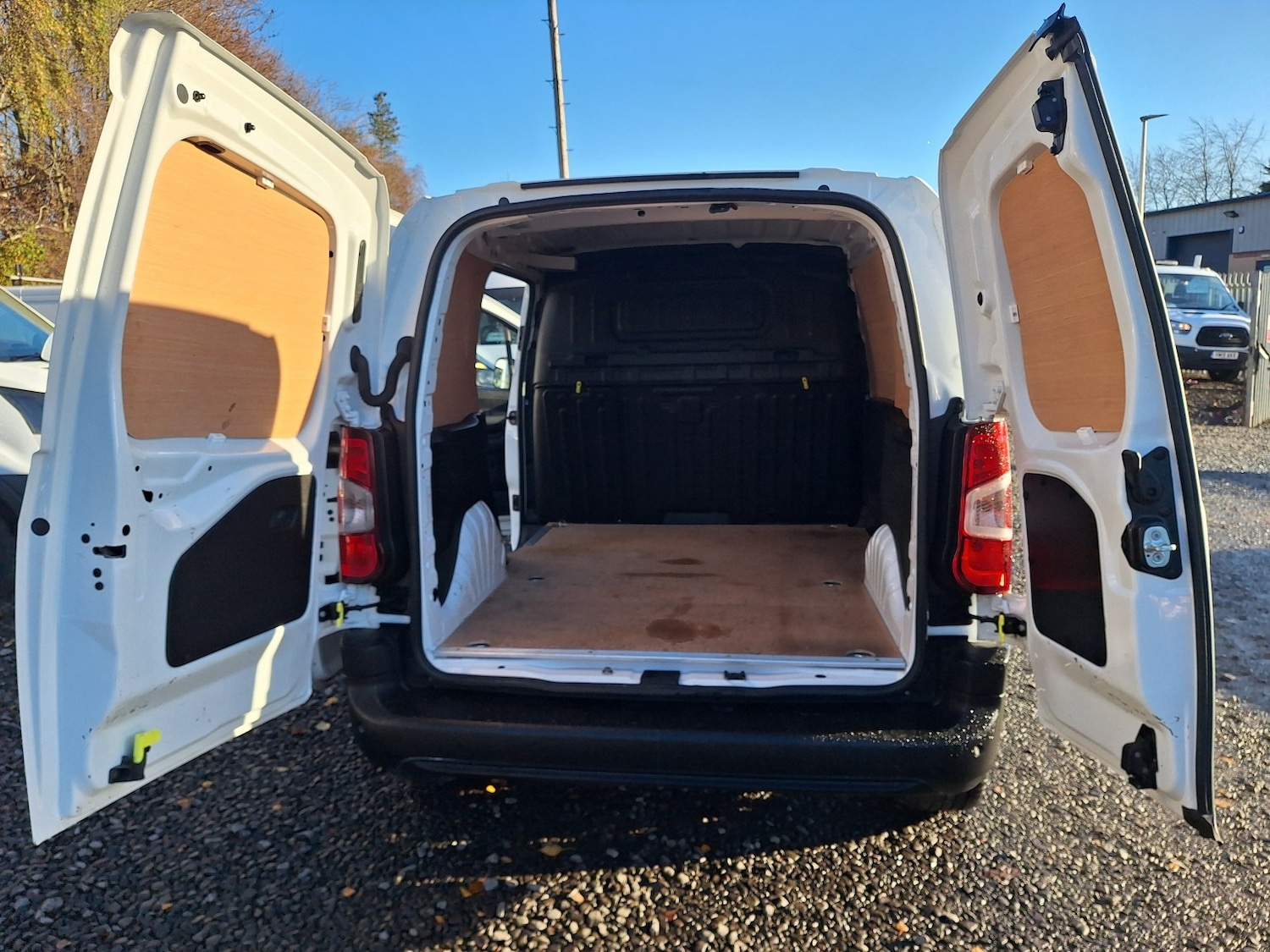 Used Peugeot Partner 2020 for sale - 76591537: Photo 17