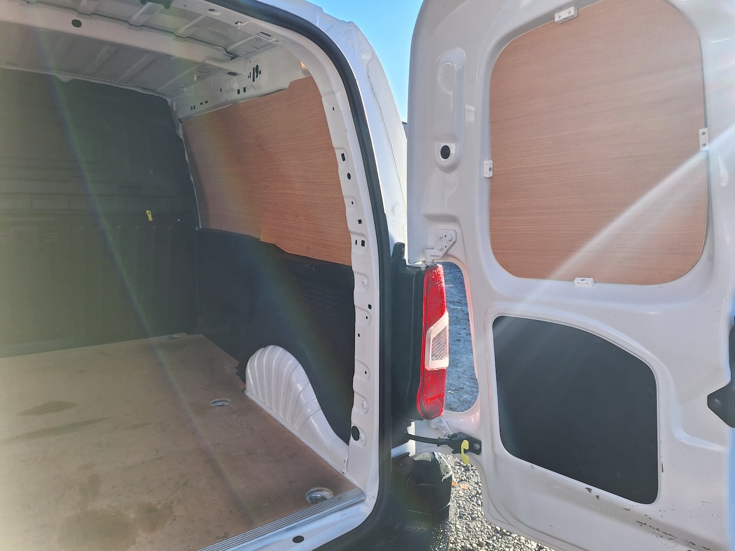 Used Peugeot Partner 2020 for sale - 76591537: Photo 18