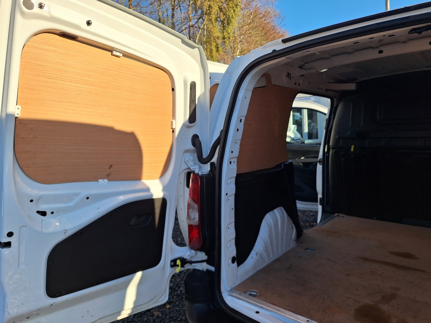 Used Peugeot Partner 2020 for sale - 76591537: Photo 19