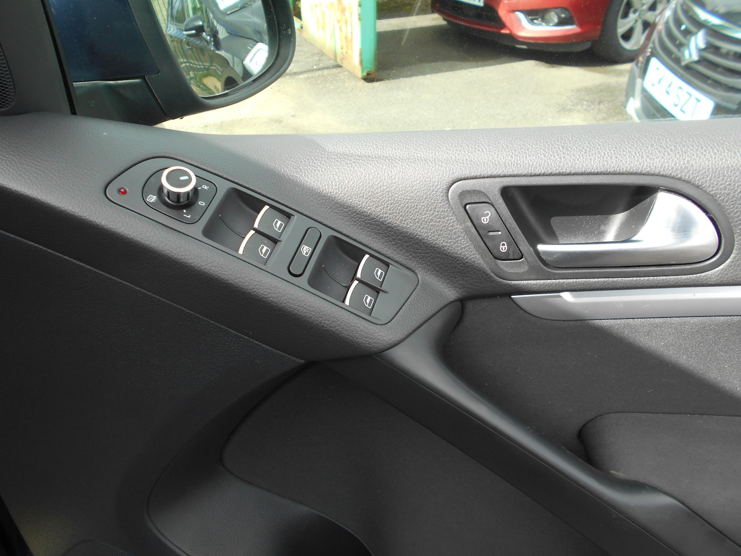 Used Volkswagen Tiguan 2011 for sale - 77917261: Photo 14