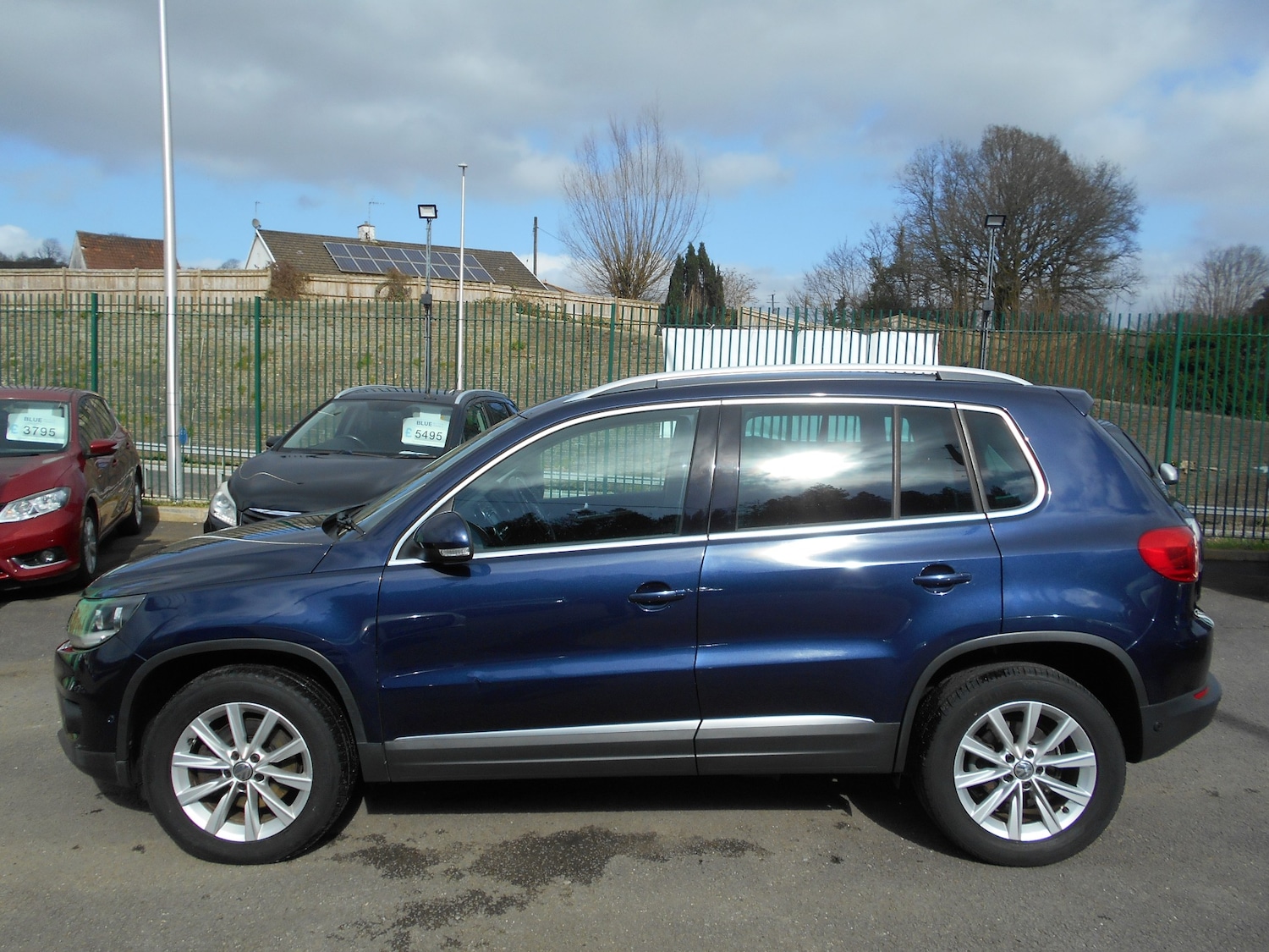 Used Volkswagen Tiguan 2011 for sale - 77917261: Photo 4