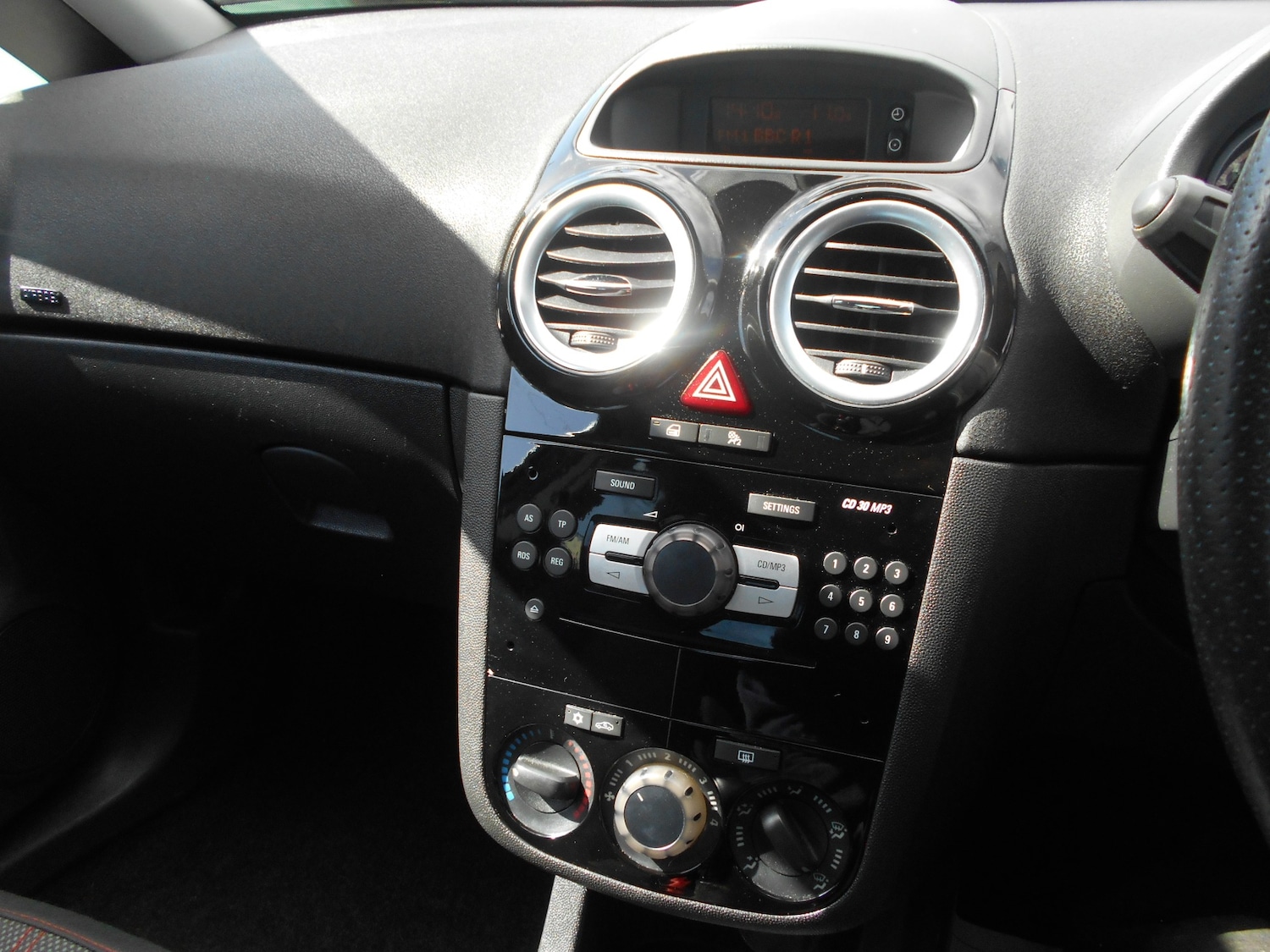 Used Vauxhall Corsa 2012 for sale - 78108429: Photo 15